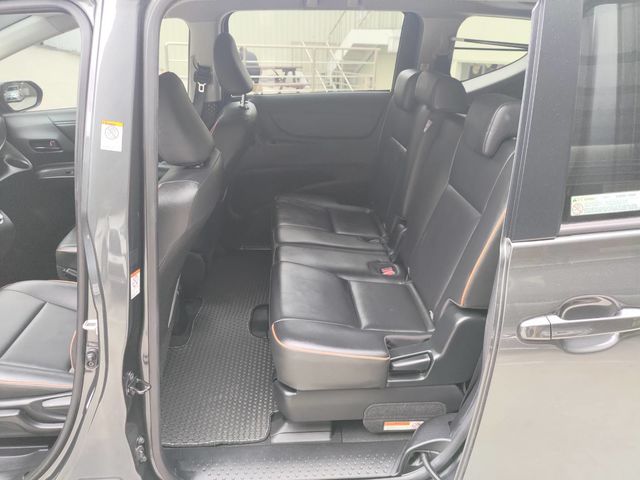 SIENTA 1.8  第8張相片