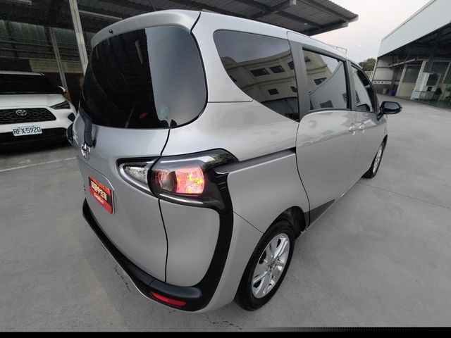 SIENTA 1.8  第5張相片