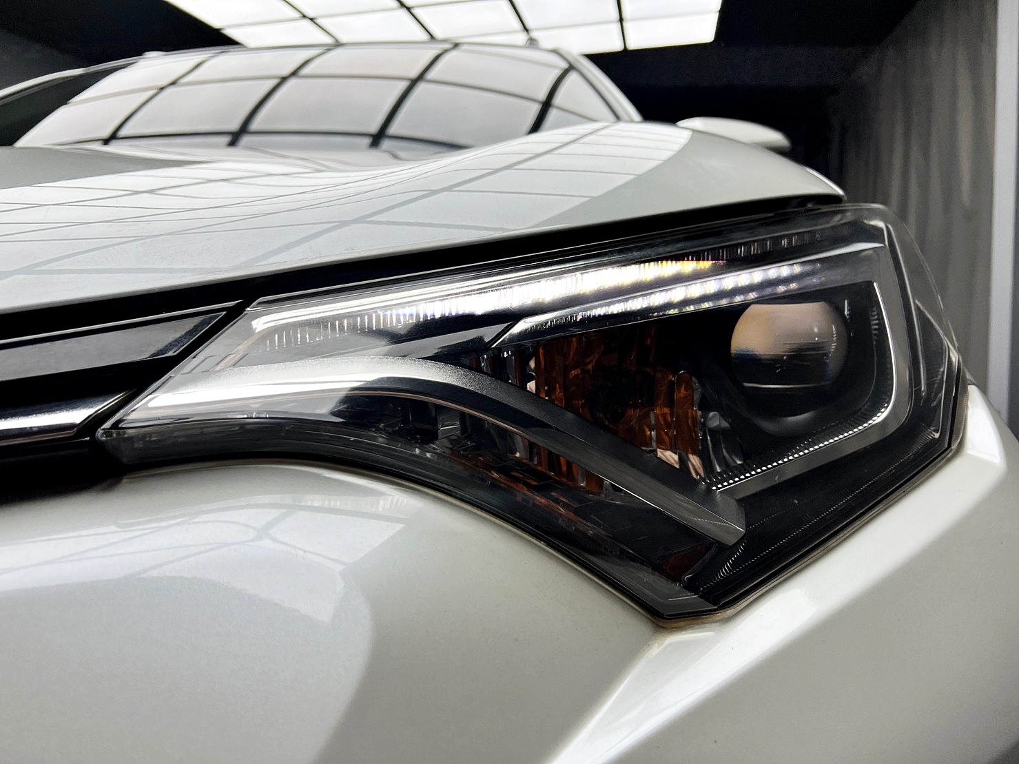 低里程 2016 Toyota RAV4 Hybrid 尊爵版『小李經理』元禾國際車業/特價中/一鍵就到  第15張相片
