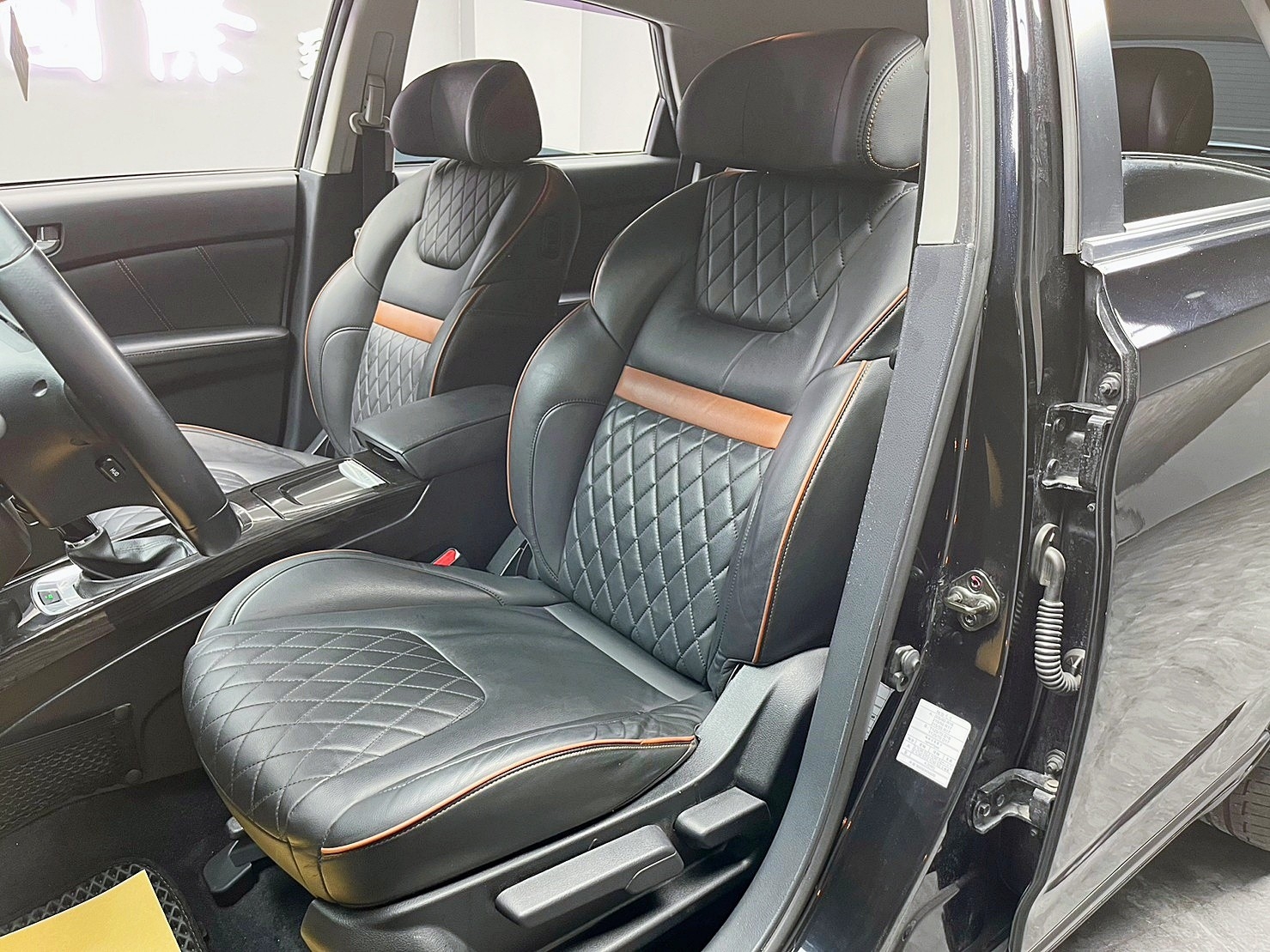 低里程 2016/17 Luxgen U6 Turbo ECO Hyper 經典型『小李經理』元禾國際車業/特價中/一鍵就到  第16張相片