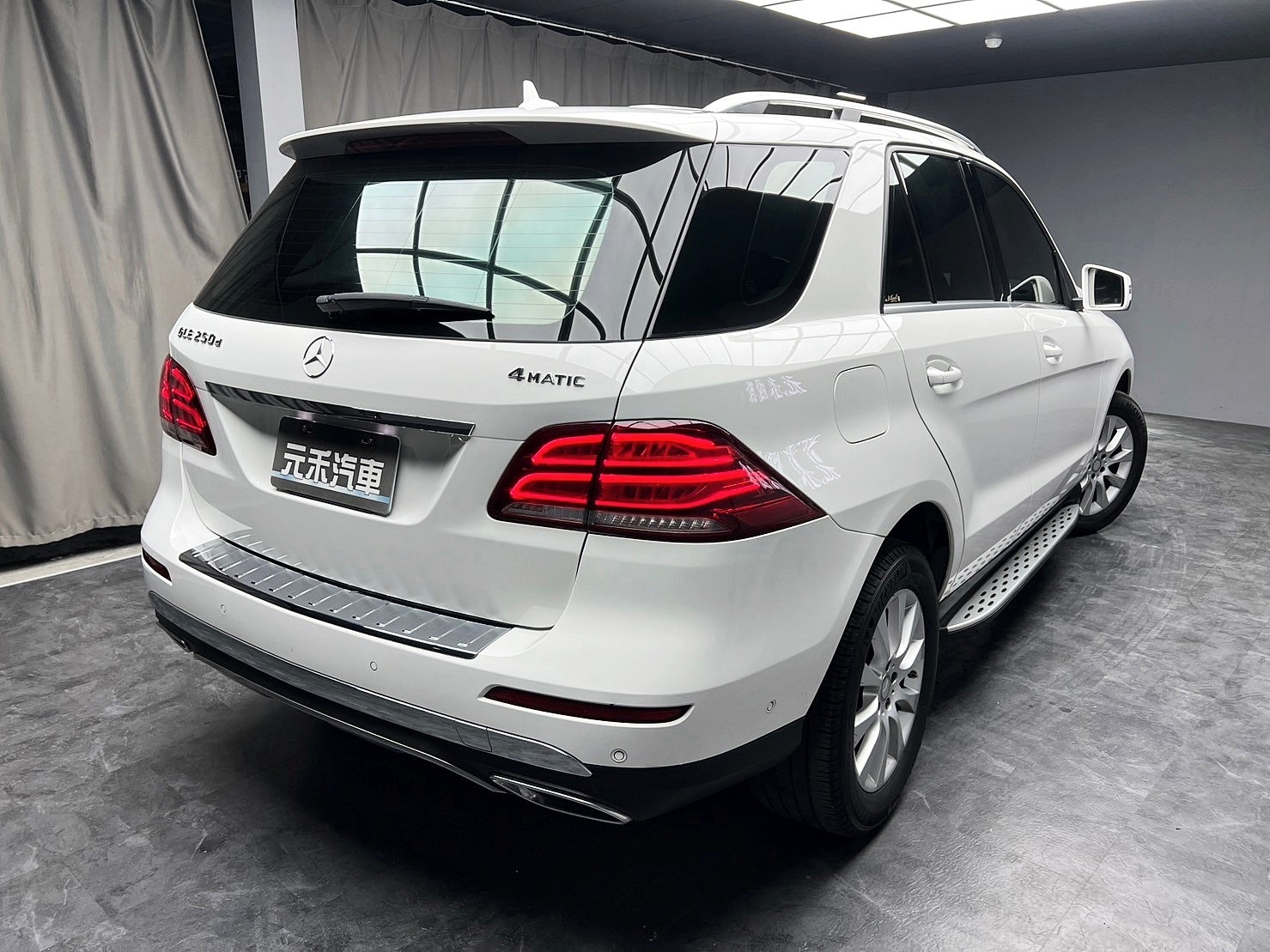 低里程 2016 Benz GLE250d 4MATIC W166型『小李經理』元禾國際車業/特價中/一鍵就到  第17張相片