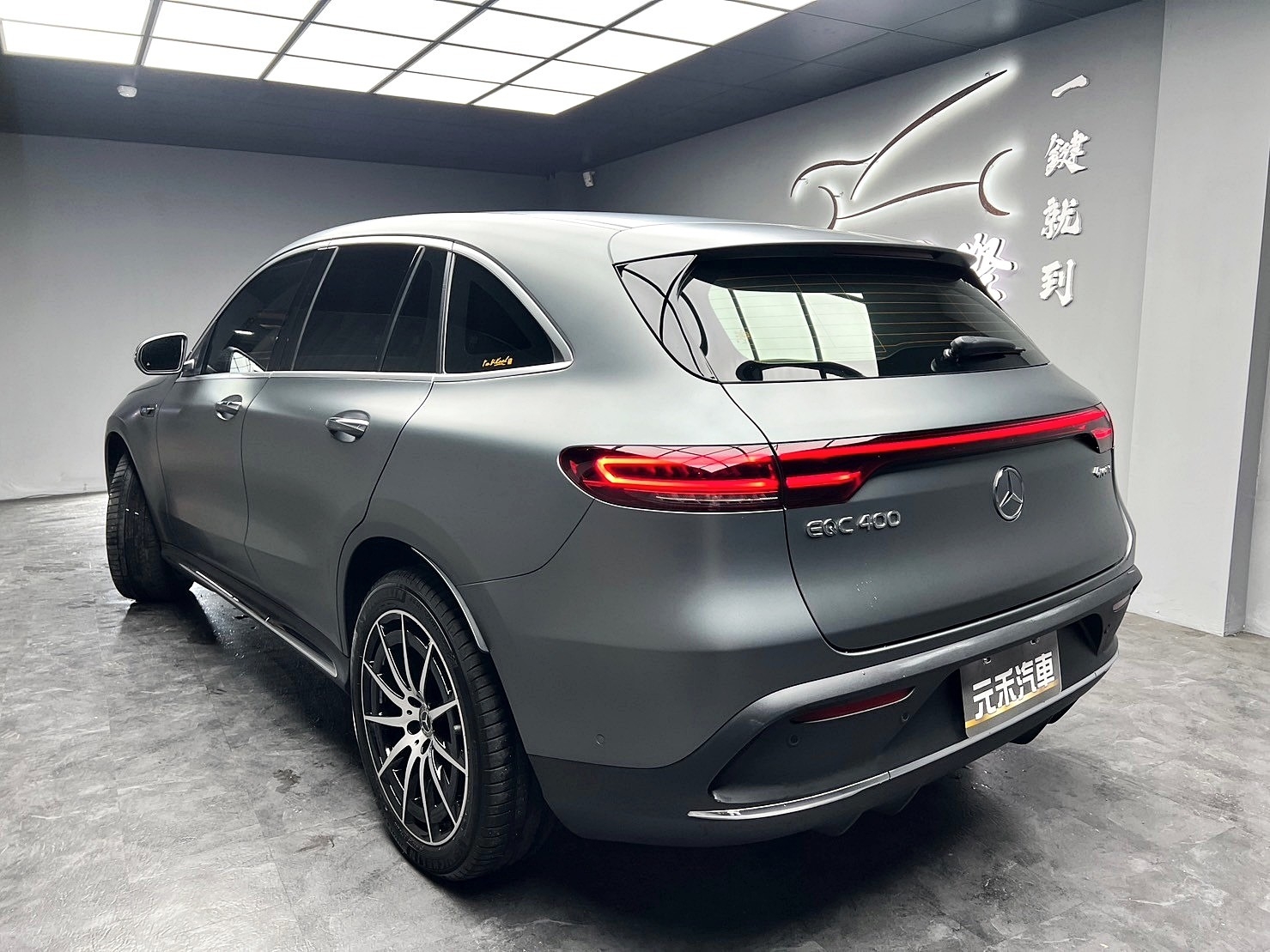 低里程 2020/21 Benz EQC400 4MATIC 運動版『小李經理』元禾國際車業/特價中/一鍵就到  第3張相片
