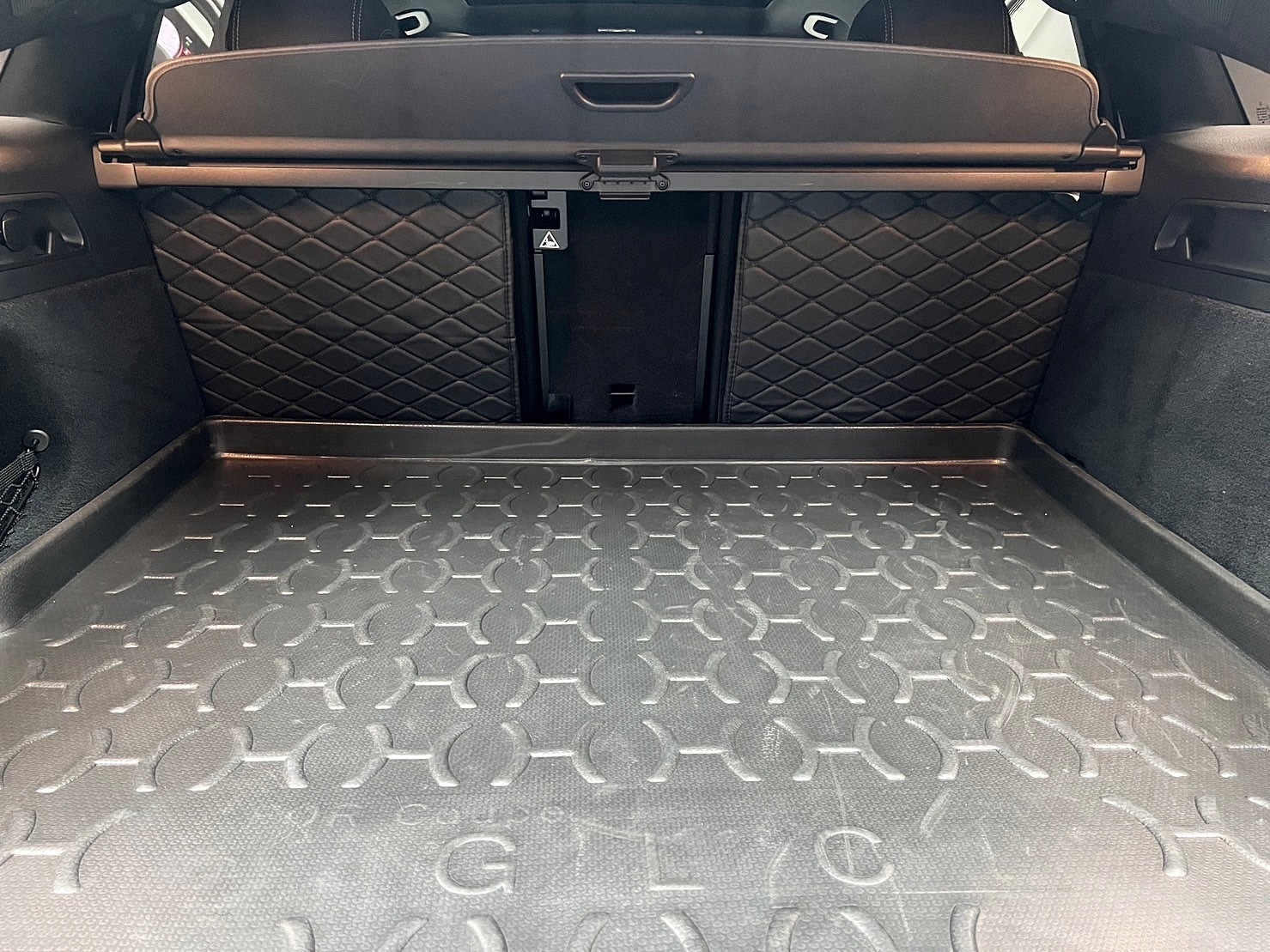 低里程 2020/21 Benz EQC400 4MATIC 運動版『小李經理』元禾國際車業/特價中/一鍵就到  第17張相片