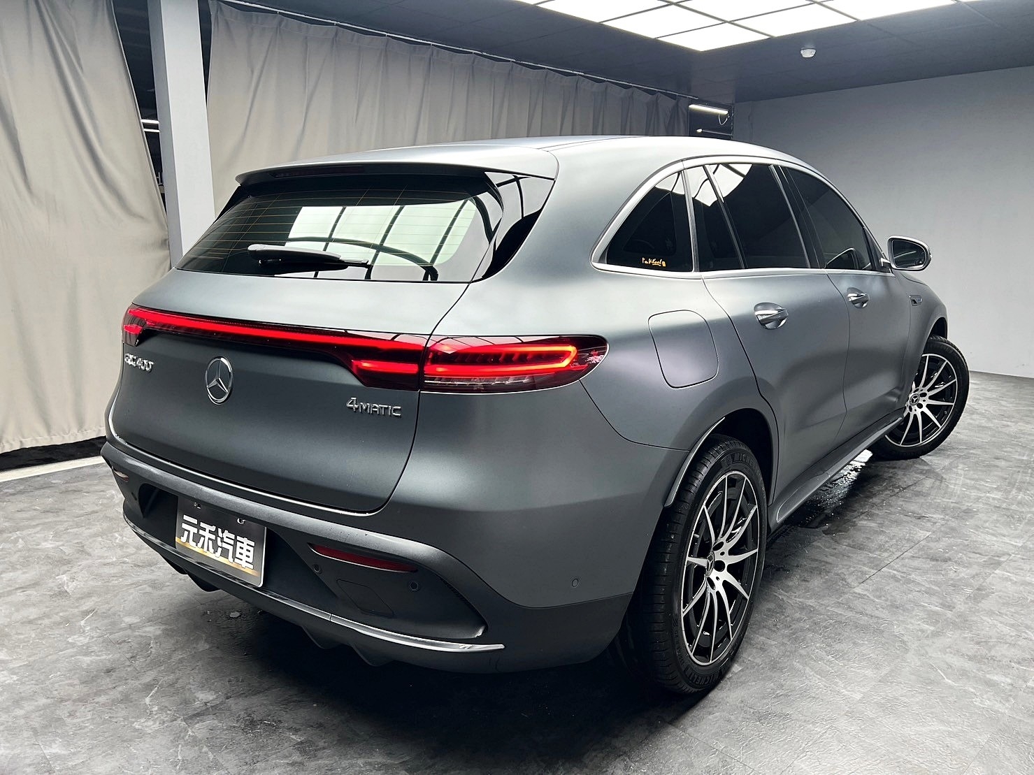 低里程 2020/21 Benz EQC400 4MATIC 運動版『小李經理』元禾國際車業/特價中/一鍵就到  第18張相片