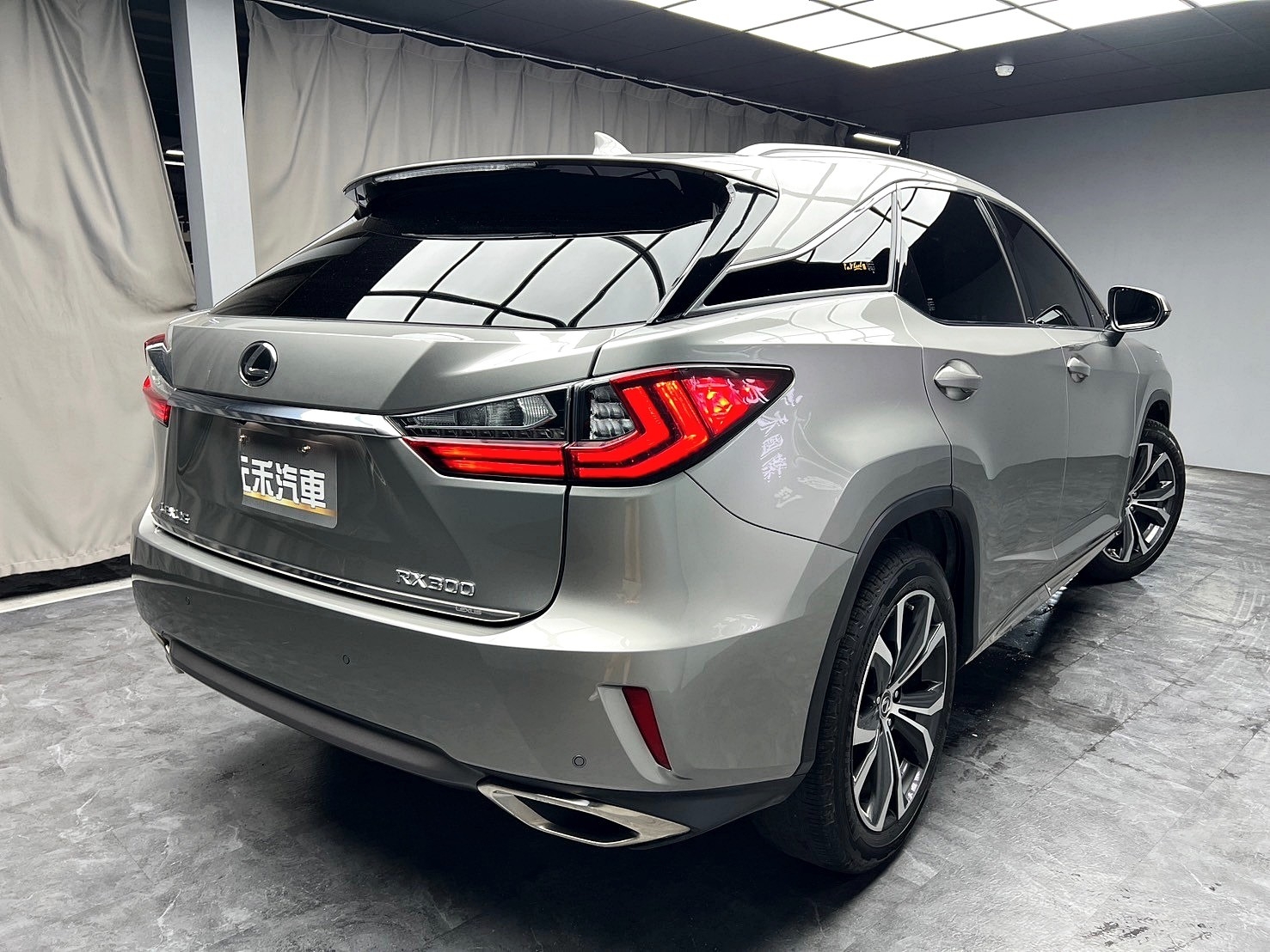 可回原廠 2019 Lexus RX300 旗艦版『小李經理』元禾國際車業/特價中/一鍵就到  第18張相片