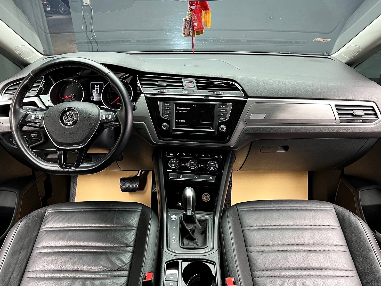 可回原廠 2017 Volkswagen Touran 280TSI Comfortline 七人座『小李經理』元禾國際車業/特價中/一鍵就到  第13張相片