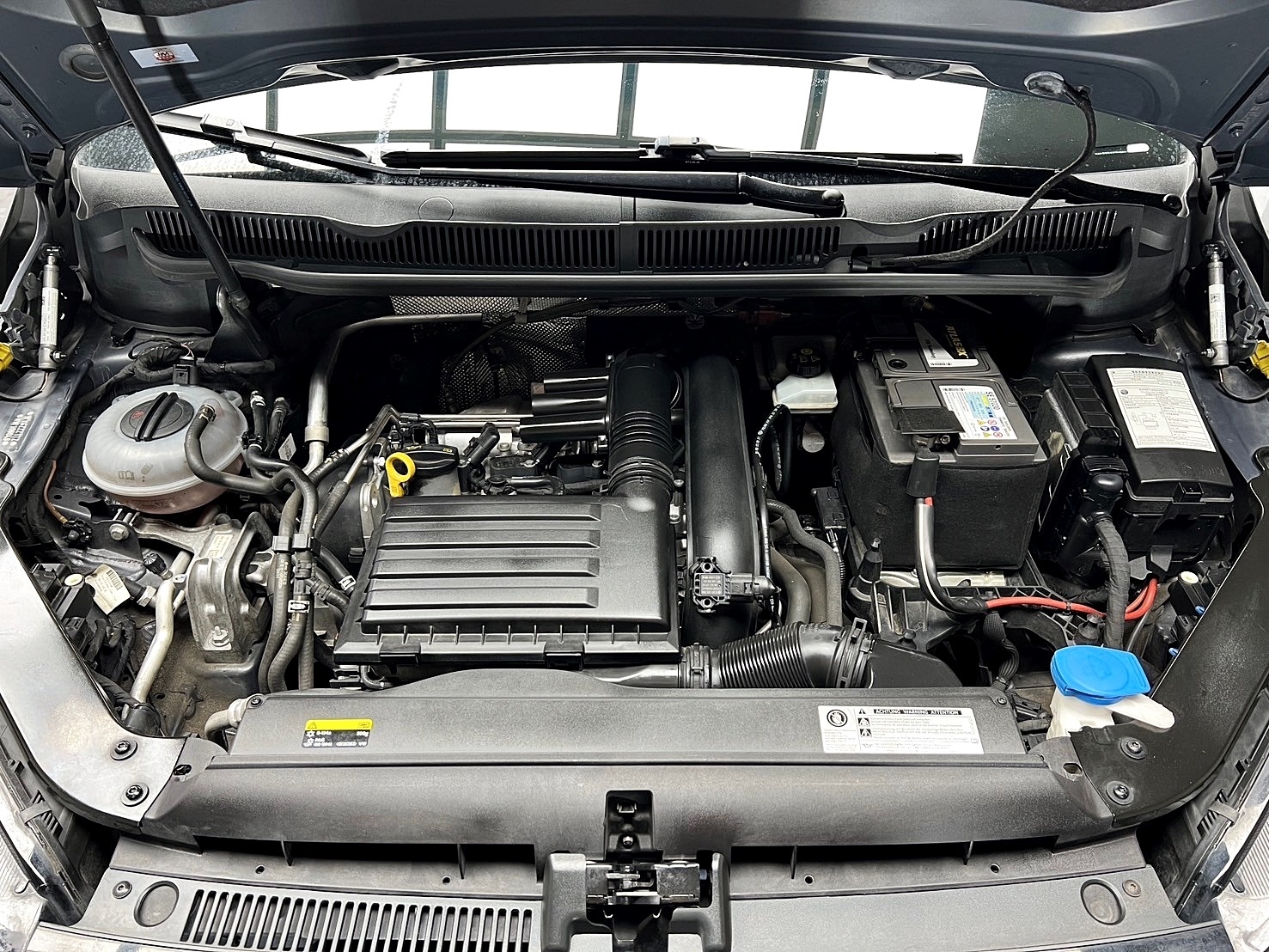 可回原廠 2017 Volkswagen Touran 280TSI Comfortline 七人座『小李經理』元禾國際車業/特價中/一鍵就到  第15張相片