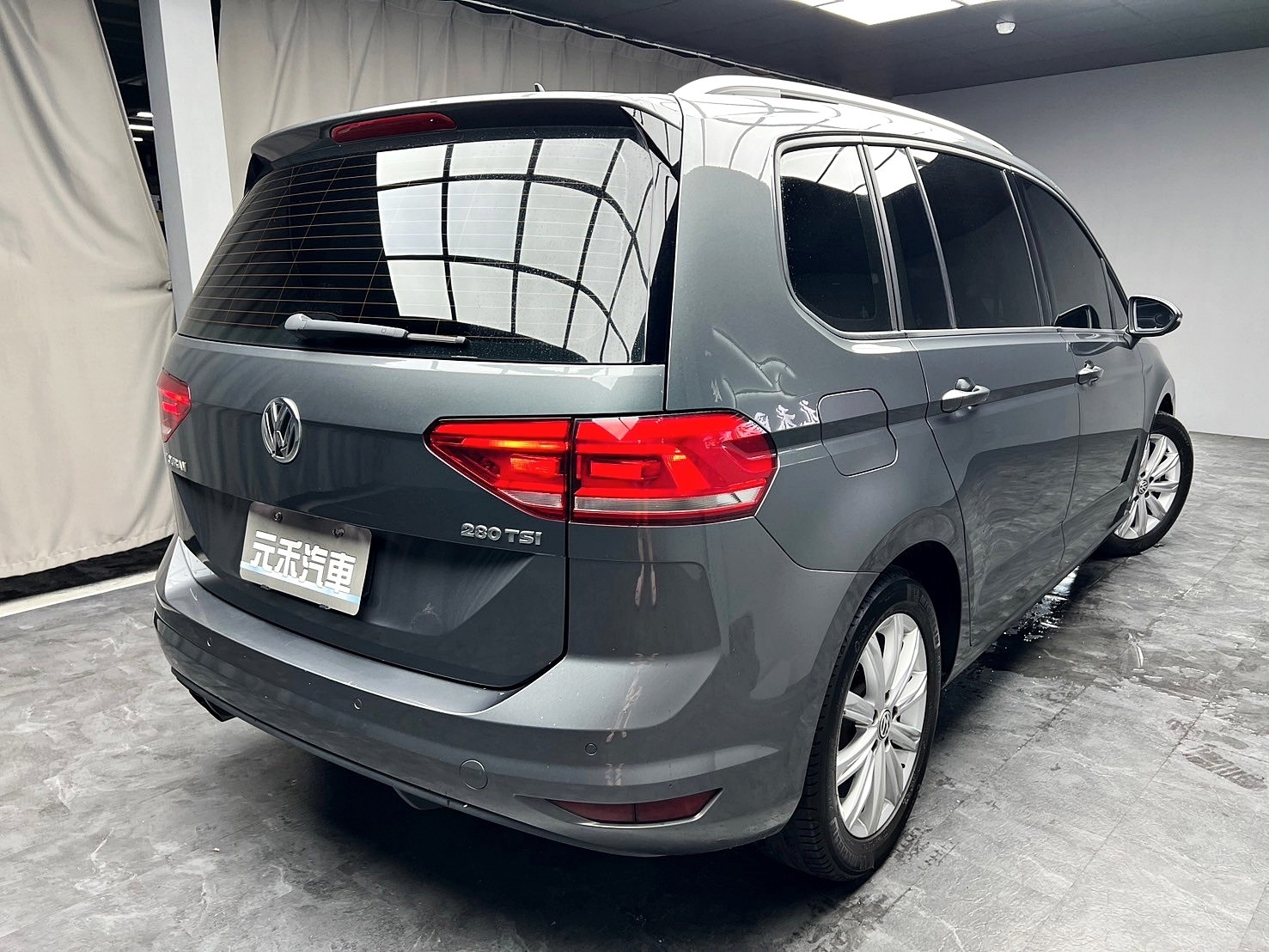 可回原廠 2017 Volkswagen Touran 280TSI Comfortline 七人座『小李經理』元禾國際車業/特價中/一鍵就到  第18張相片