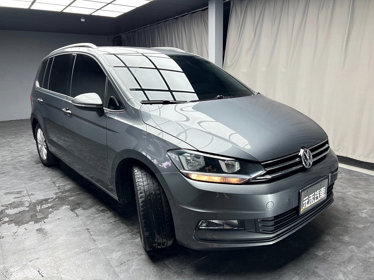 可回原廠 2017 Volkswagen Touran 280TSI Comfortline 七人座『小李經理』元禾國際車業/特價中/一鍵就到  第19張相片