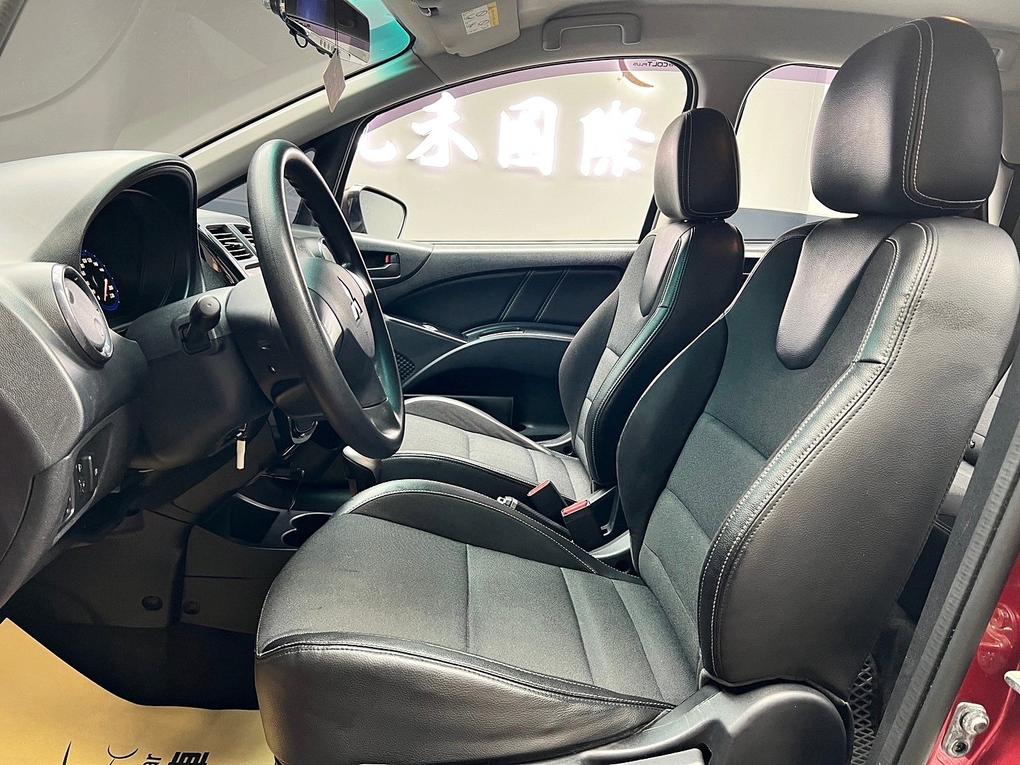 可回原廠 2019 Mitsubishi Colt Plus 尊貴型『小李經理』元禾國際車業/特價中/一鍵就到  第9張相片