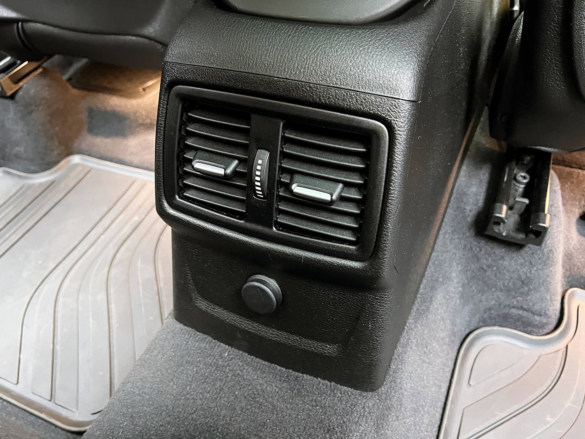 可回原廠 2016 BMW X1 sDrive20i F48型『小李經理』元禾國際車業/特價中/一鍵就到  第9張相片