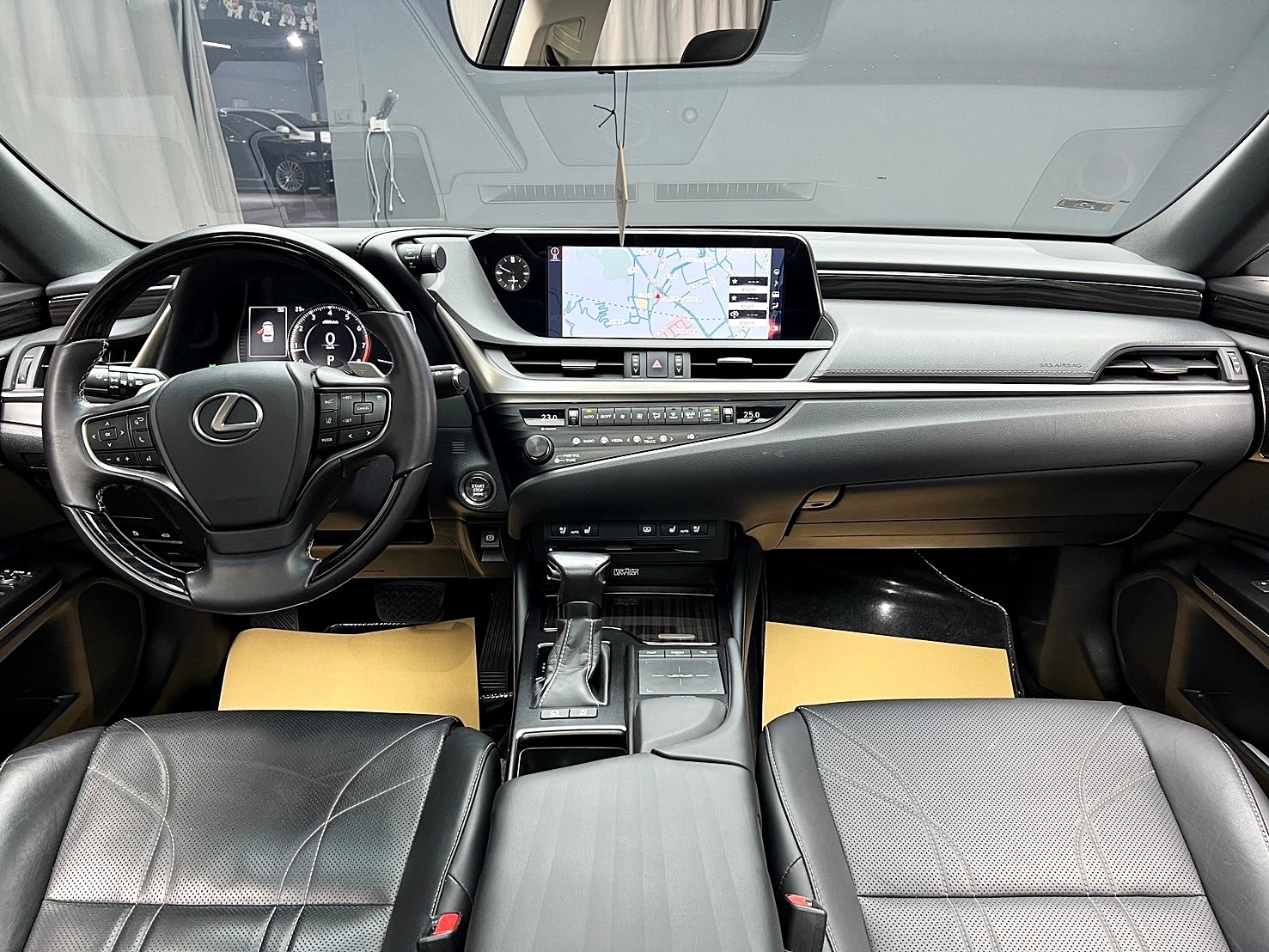 可回原廠 2019 Lexus ES250 旗艦版『小李經理』元禾國際車業/特價中/一鍵就到  第9張相片