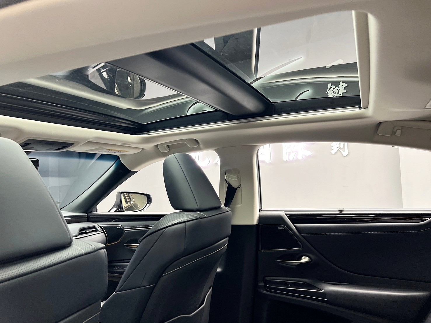 可回原廠 2019 Lexus ES250 旗艦版『小李經理』元禾國際車業/特價中/一鍵就到  第20張相片