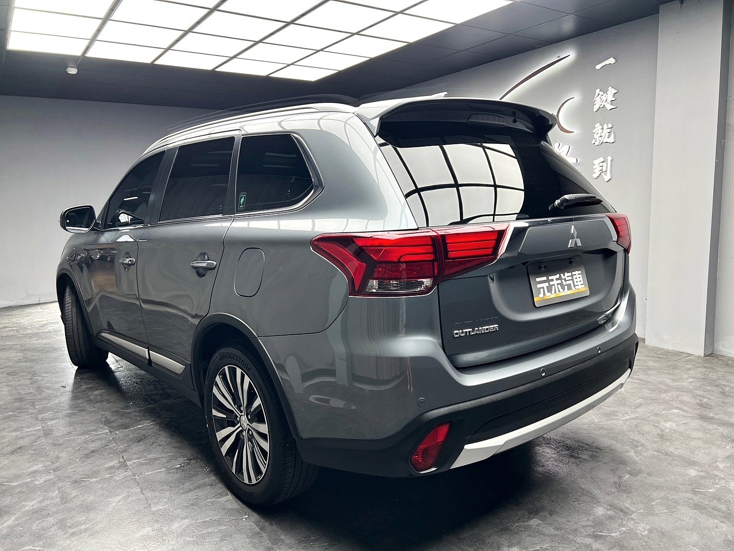 可回原廠 2019 Mitsubishi Outlander 旗艦型『小李經理』元禾國際車業/特價中/一鍵就到  第3張相片