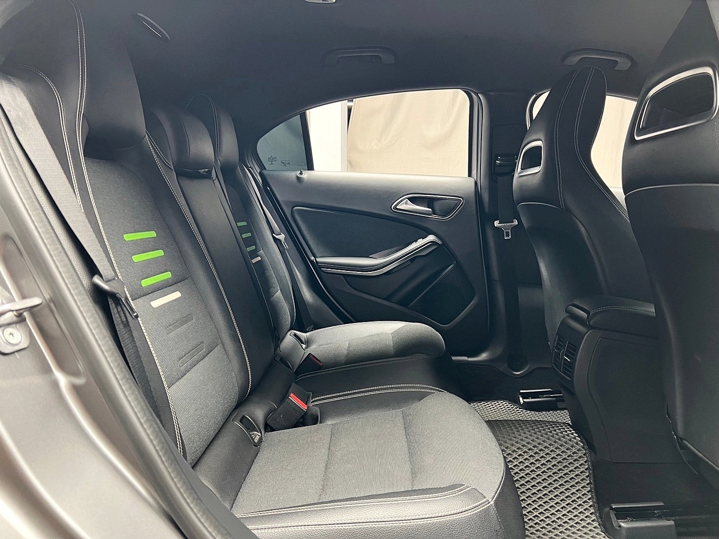 可回原廠 2017/18 Benz A180 運動版 W176型『小李經理』元禾國際車業/特價中/一鍵就到  第10張相片