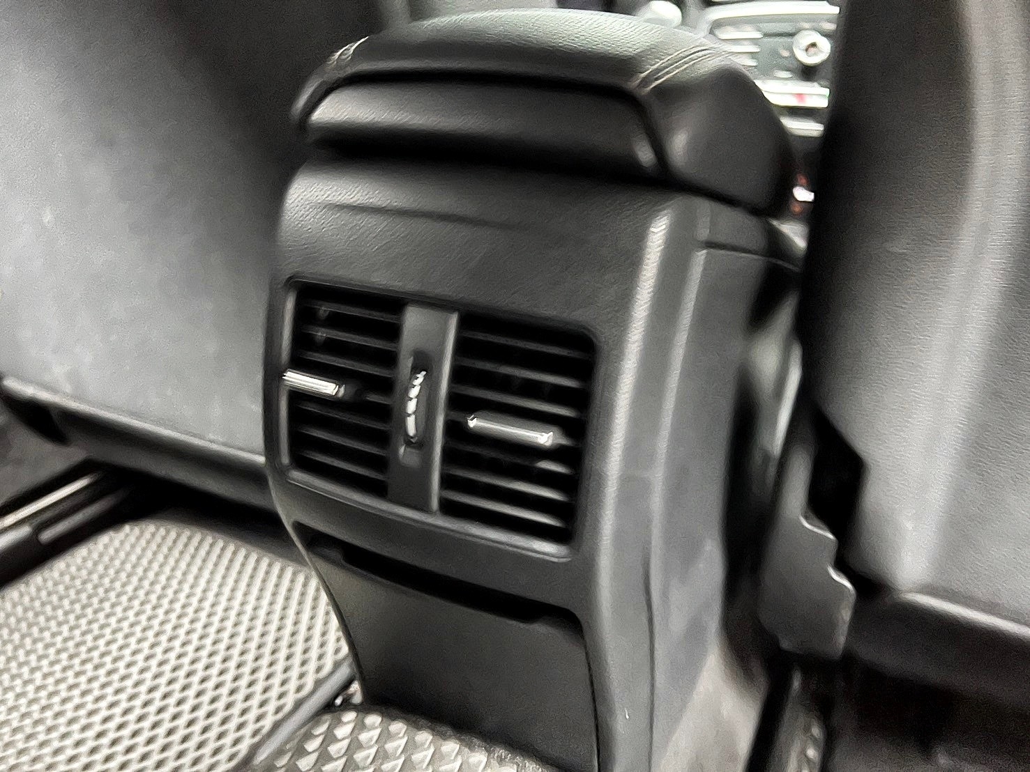 可回原廠 2017/18 Benz A180 運動版 W176型『小李經理』元禾國際車業/特價中/一鍵就到  第13張相片