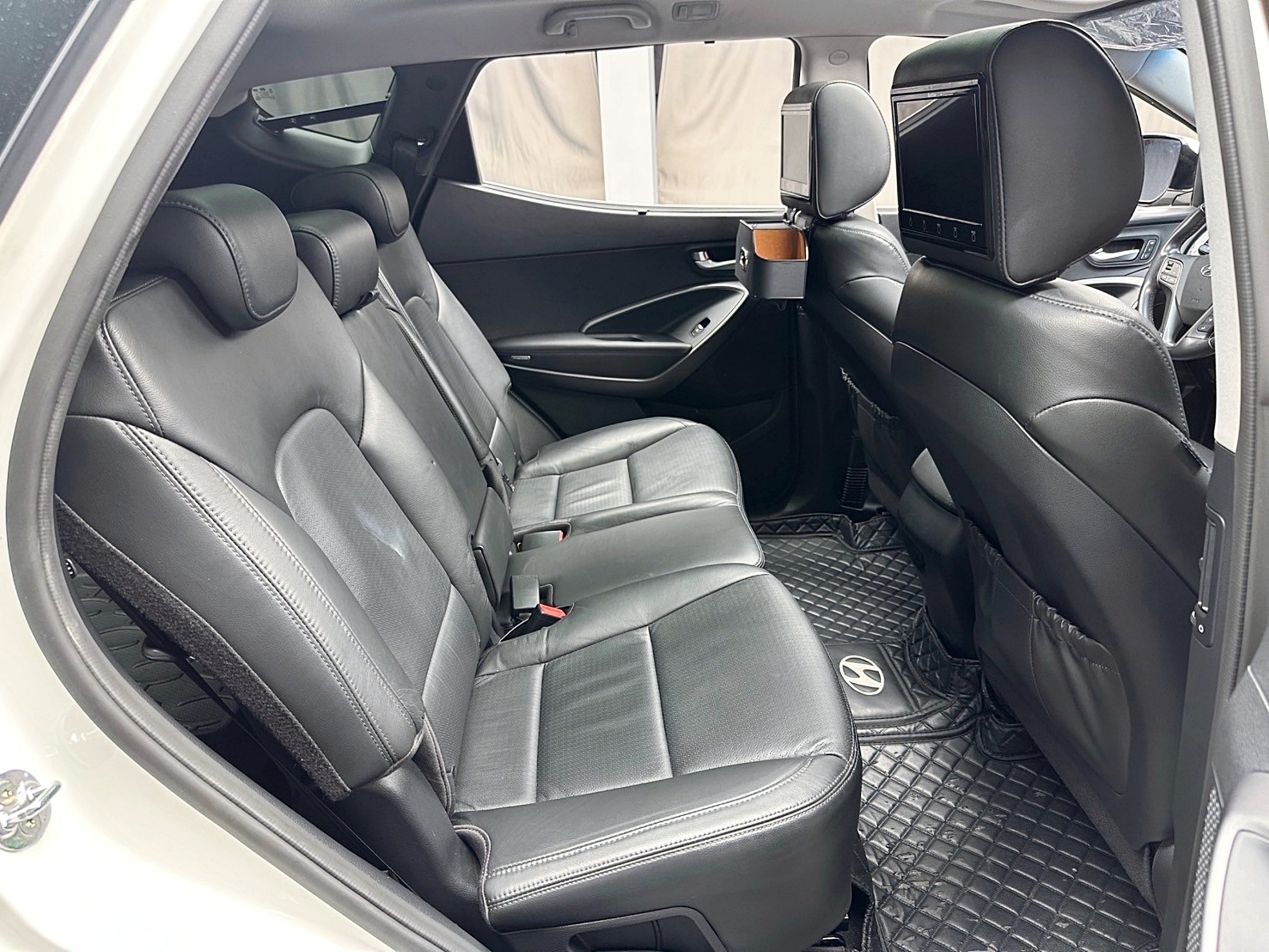 便宜無待修 2016 Hyundai SantaFe 領袖款『小李經理』元禾國際車業/特價中/一鍵就到  第12張相片