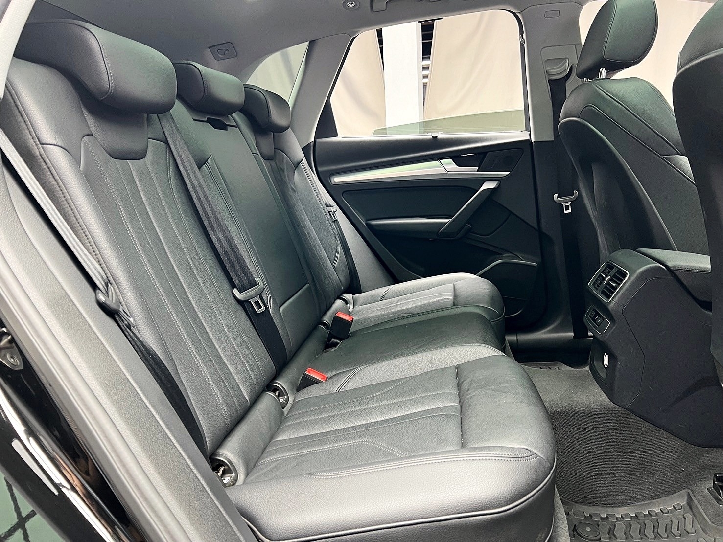 可回原廠 2018 Audi Q5 45TFSI Quattro Premium『小李經理』元禾國際車業/特價中/一鍵就到  第10張相片