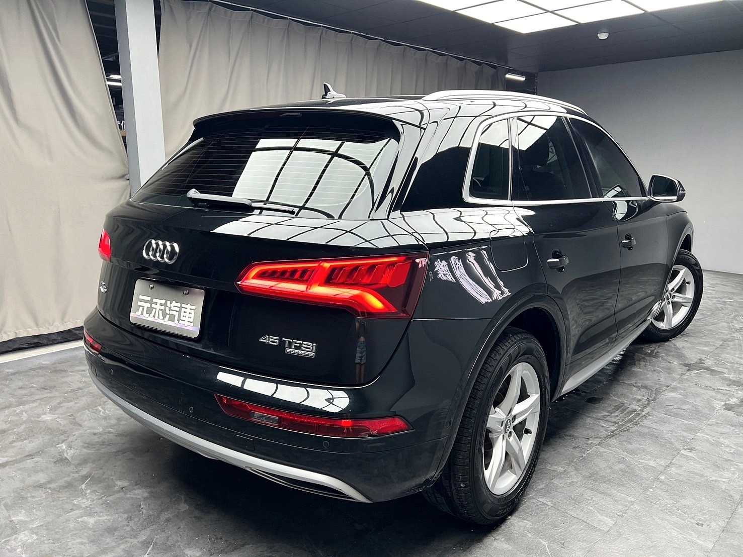 可回原廠 2018 Audi Q5 45TFSI Quattro Premium『小李經理』元禾國際車業/特價中/一鍵就到  第18張相片