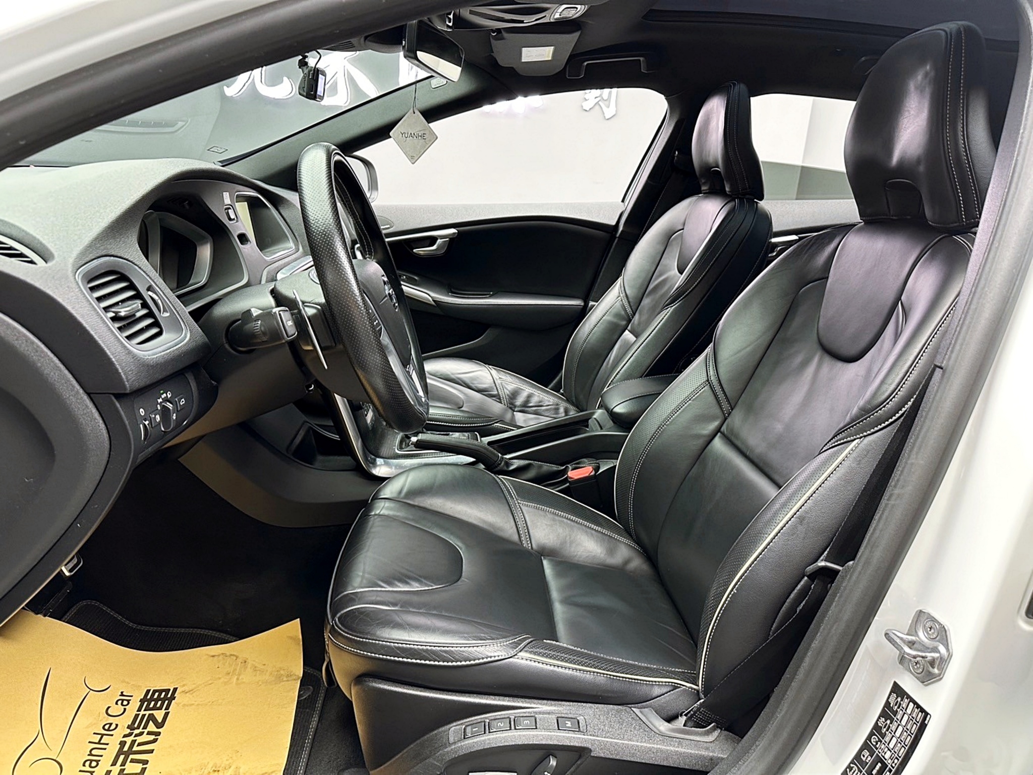 可回原廠 2016 Volvo V40 D4 R-Design『小李經理』元禾國際車業/特價中/一鍵就到  第13張相片