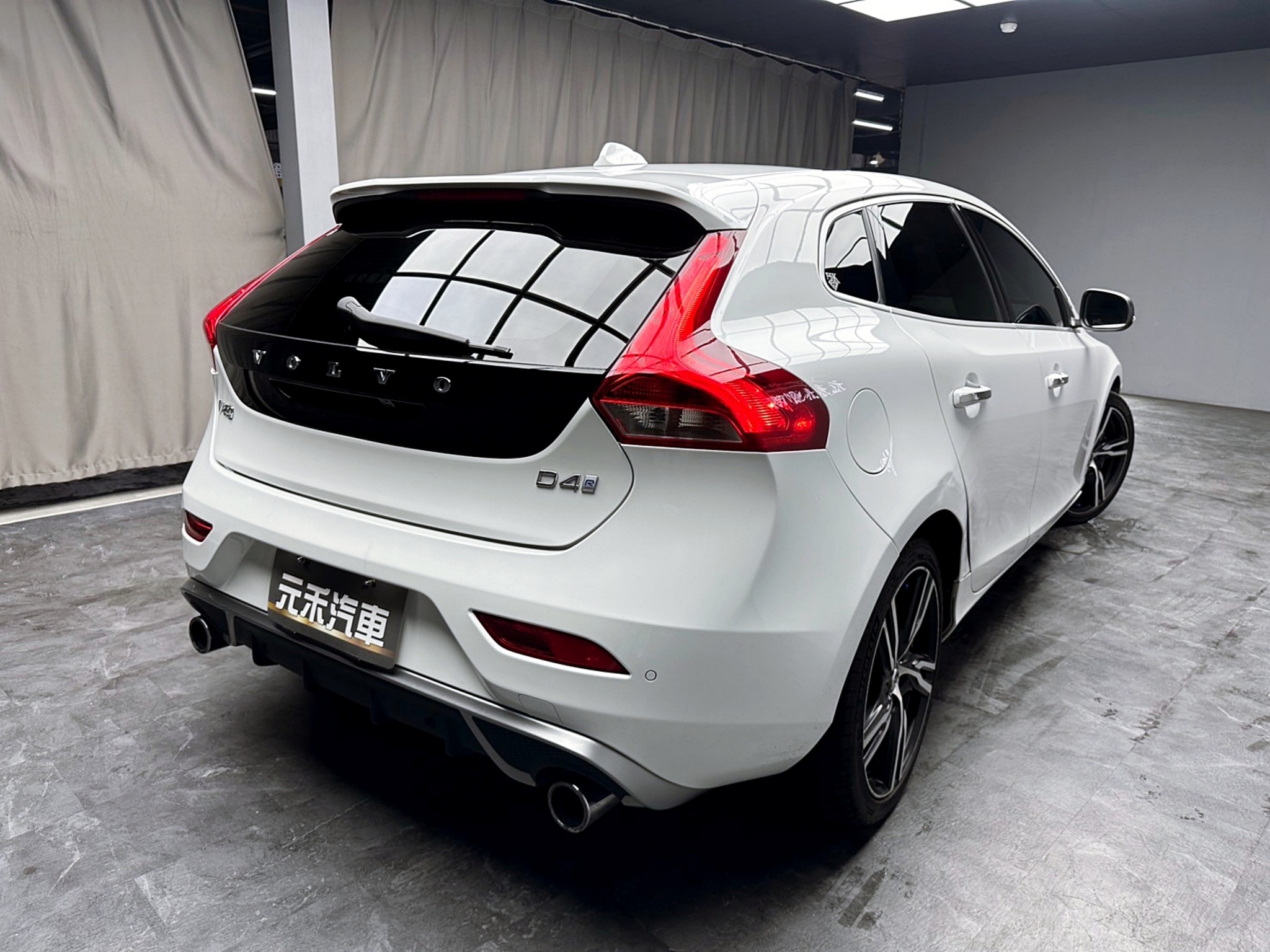 可回原廠 2016 Volvo V40 D4 R-Design『小李經理』元禾國際車業/特價中/一鍵就到  第18張相片