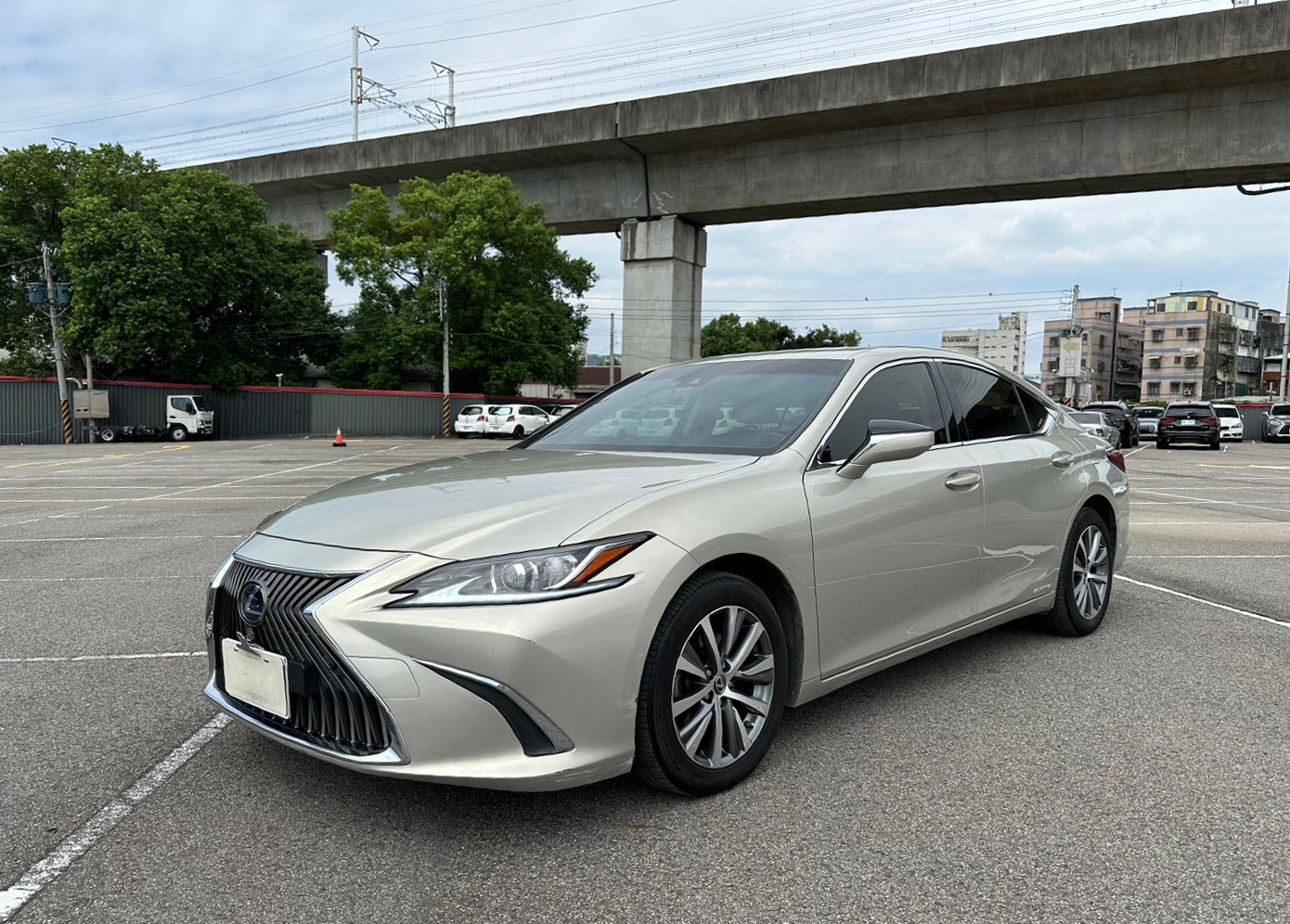 可回原廠 2019 Lexus ES300h 豪華版『小李經理』元禾國際車業/特價中/一鍵就到  第1張相片