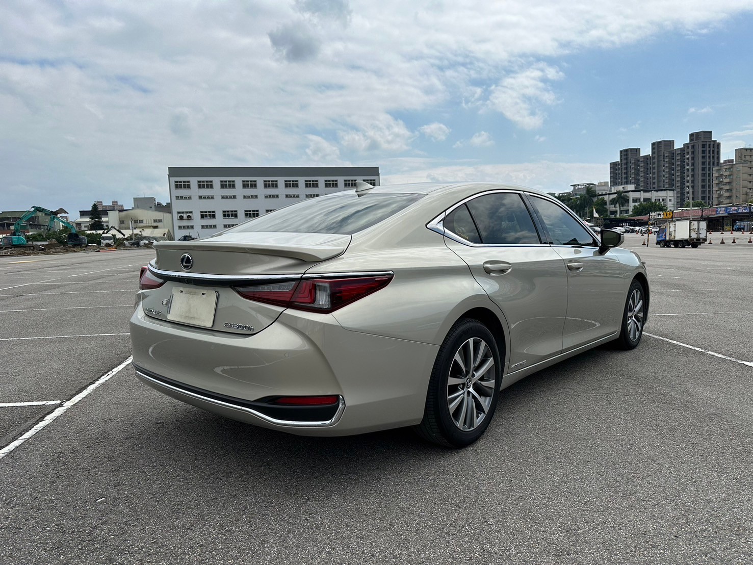 可回原廠 2019 Lexus ES300h 豪華版『小李經理』元禾國際車業/特價中/一鍵就到  第16張相片