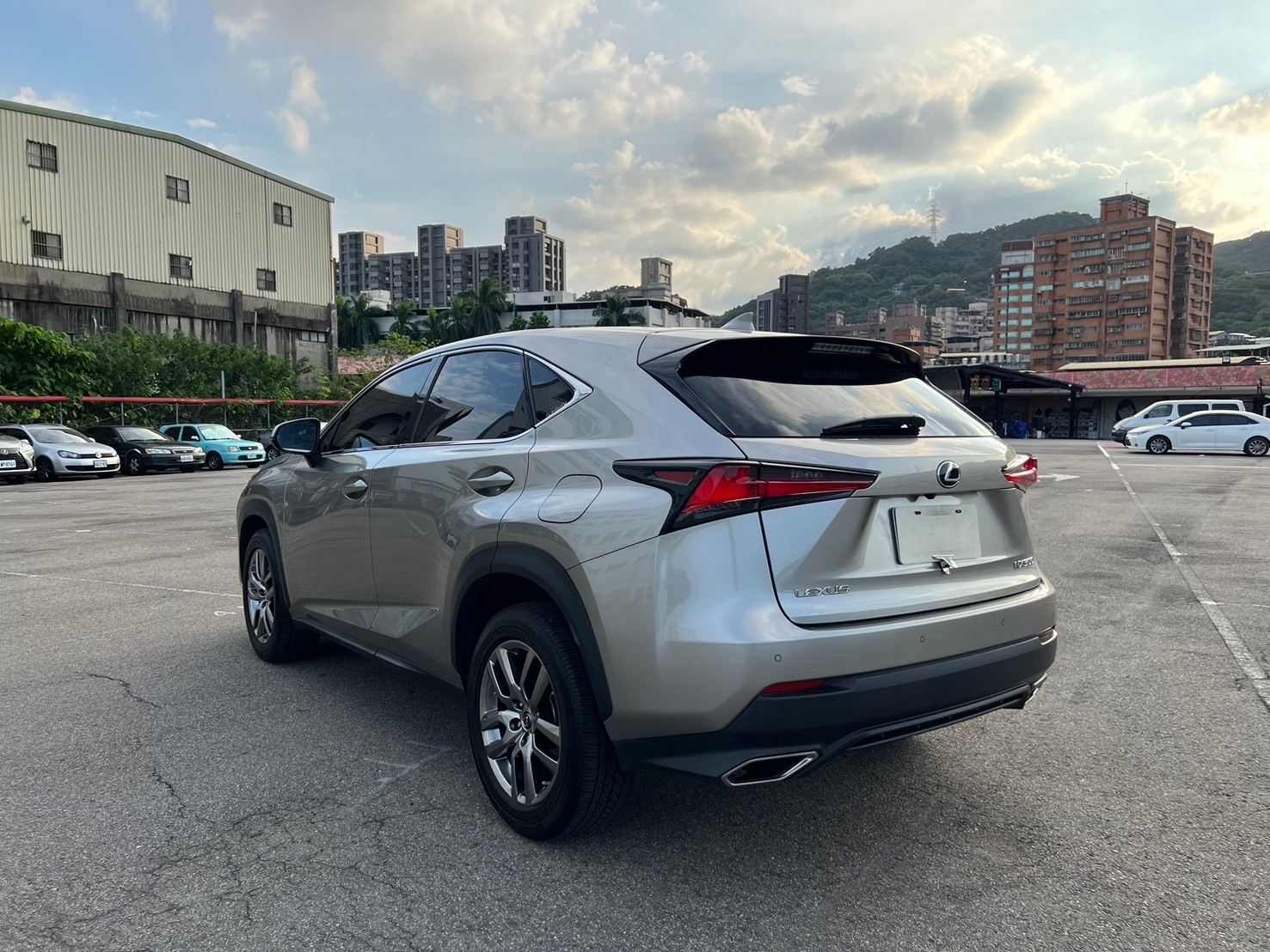 可回原廠 2020 Lexus NX300 豪華版『小李經理』元禾國際車業/特價中/一鍵就到  第3張相片