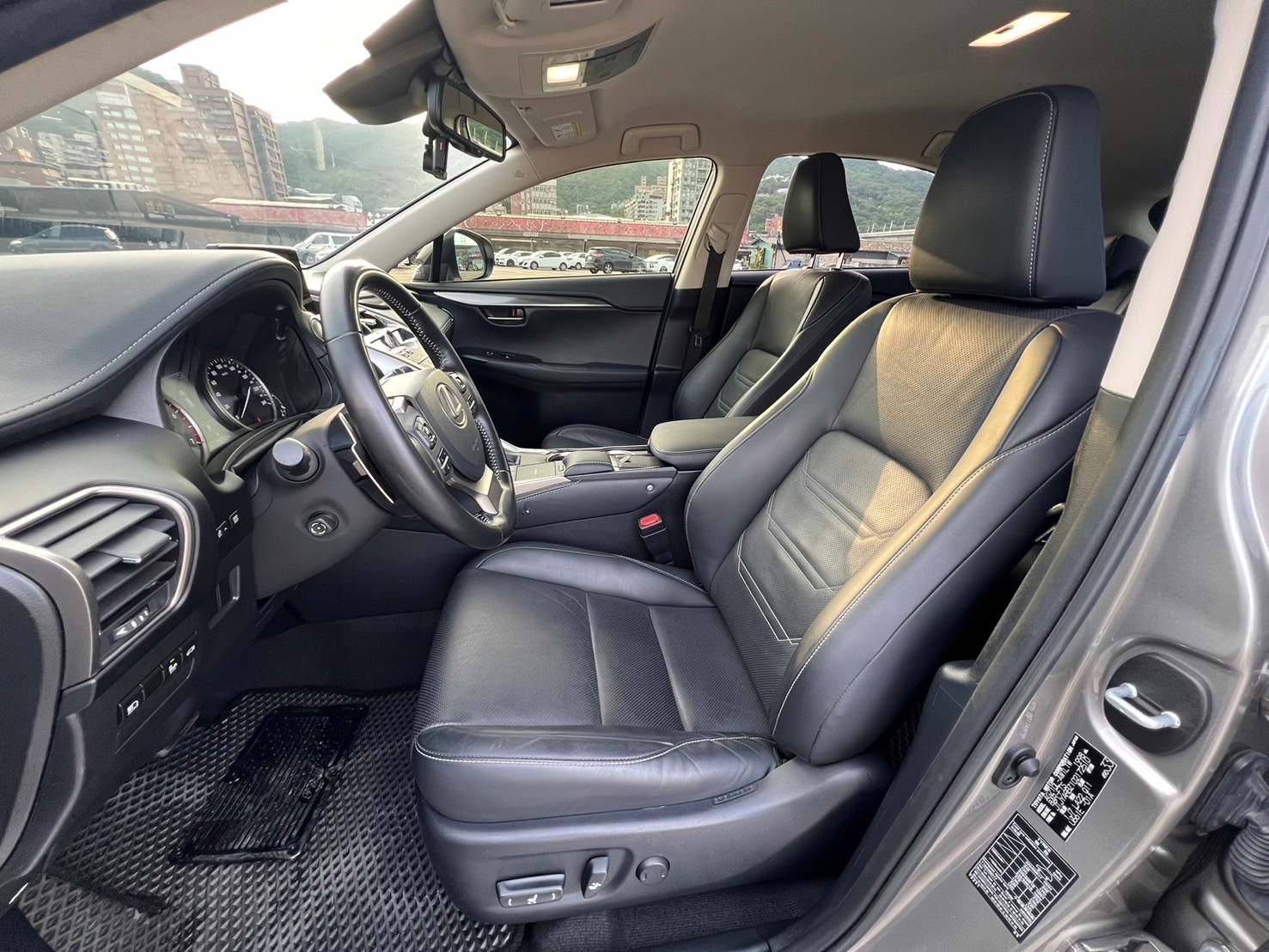可回原廠 2020 Lexus NX300 豪華版『小李經理』元禾國際車業/特價中/一鍵就到  第10張相片