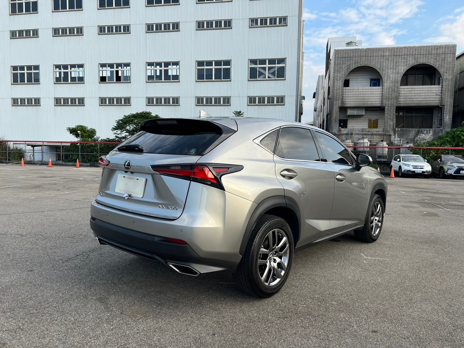 可回原廠 2020 Lexus NX300 豪華版『小李經理』元禾國際車業/特價中/一鍵就到  第17張相片