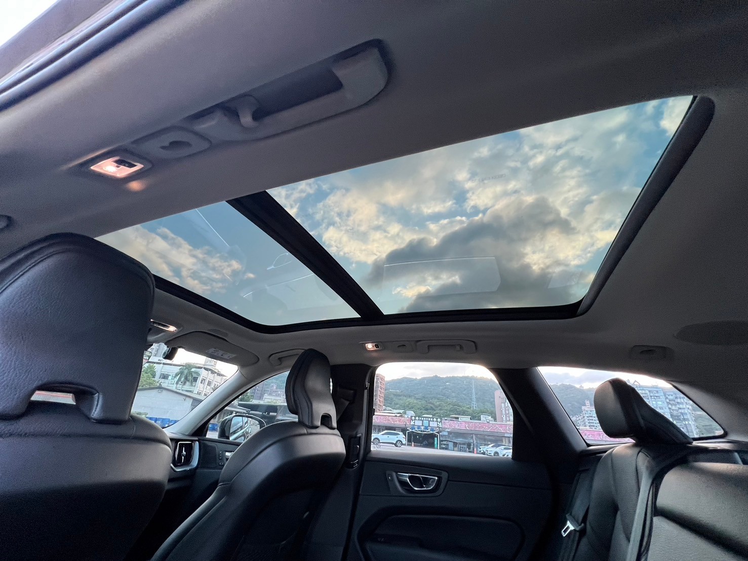 可回原廠 2021 Volvo XC60 B4 Momentum Plus『小李經理』元禾國際車業/特價中/一鍵就到  第12張相片