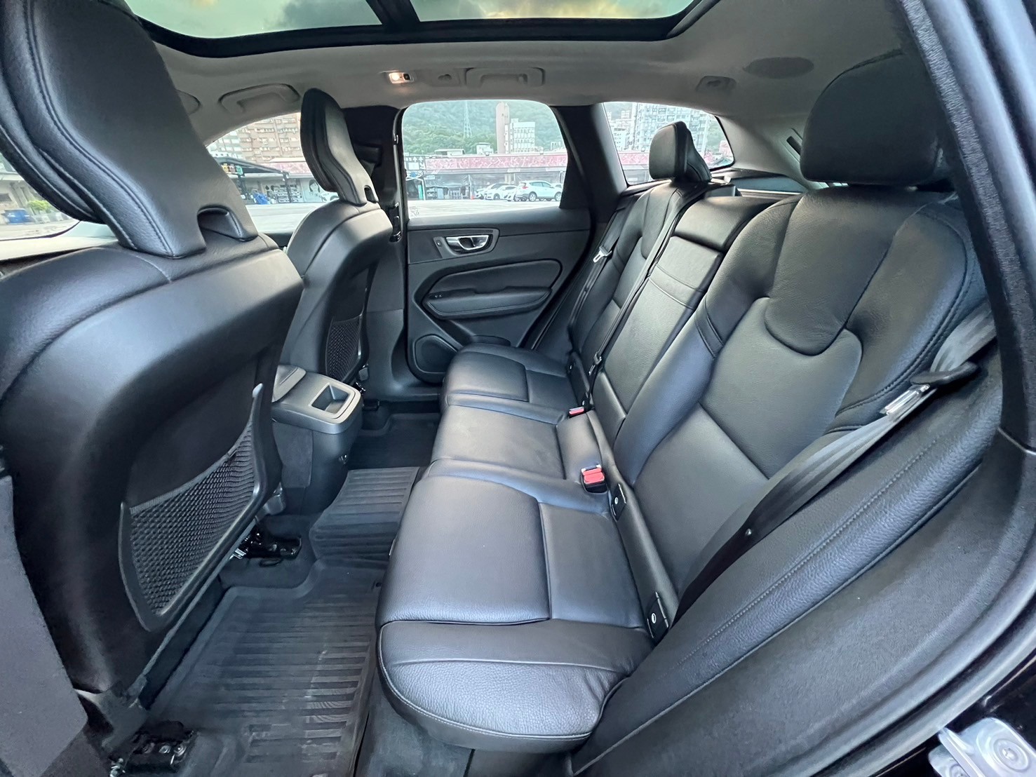 可回原廠 2021 Volvo XC60 B4 Momentum Plus『小李經理』元禾國際車業/特價中/一鍵就到  第13張相片