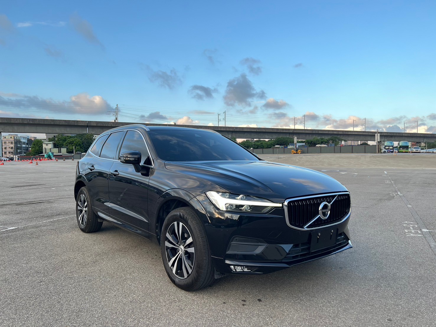 可回原廠 2021 Volvo XC60 B4 Momentum Plus『小李經理』元禾國際車業/特價中/一鍵就到  第17張相片