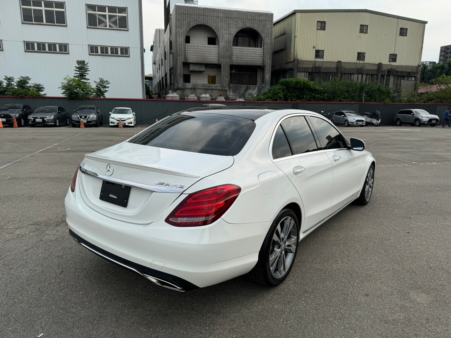 可回原廠 2015 Benz C300 Sedan W205型『小李經理』元禾國際車業/特價中/一鍵就到  第14張相片