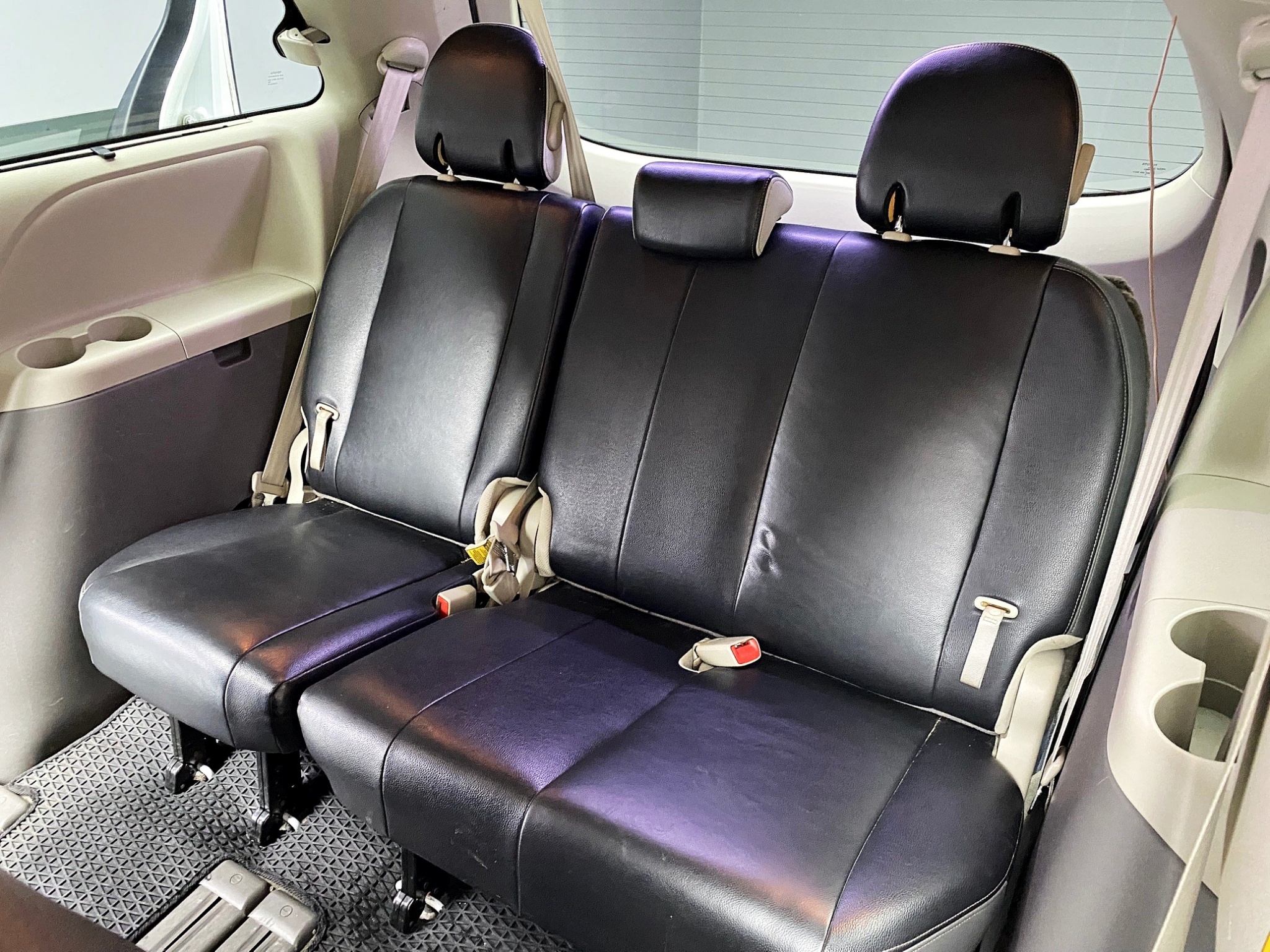 便宜無待修 2011 Toyota Sienna LE版 八人座『小李經理』元禾國際車業/特價中/一鍵就到  第12張相片