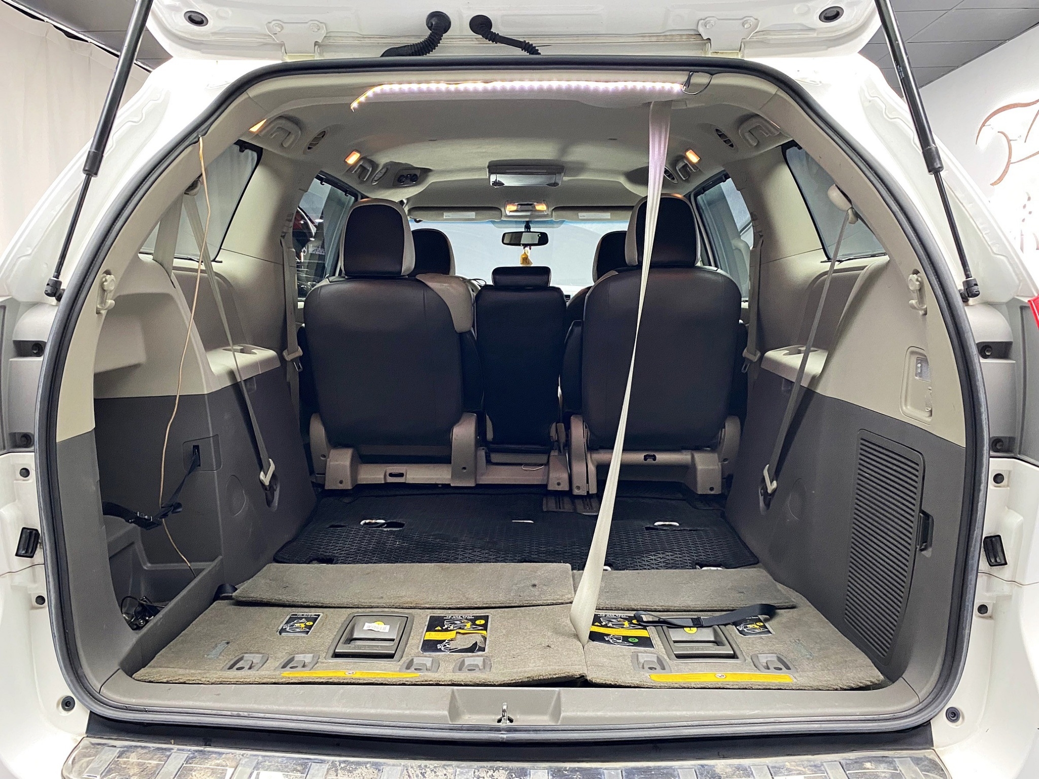便宜無待修 2011 Toyota Sienna LE版 八人座『小李經理』元禾國際車業/特價中/一鍵就到  第15張相片