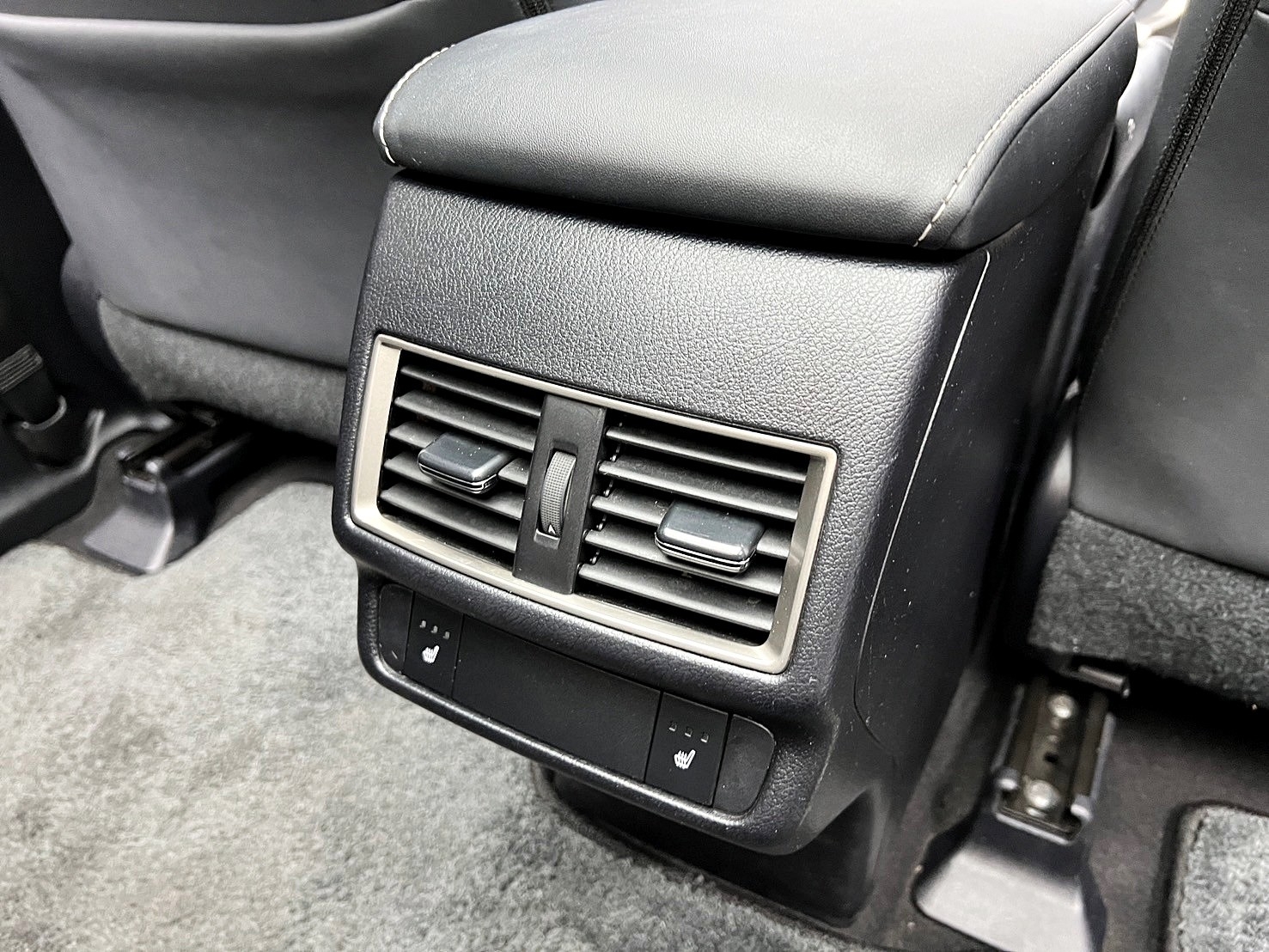 可回原廠 2017/18 Lexus NX300 旗艦版『小李經理』元禾國際車業/特價中/一鍵就到  第11張相片