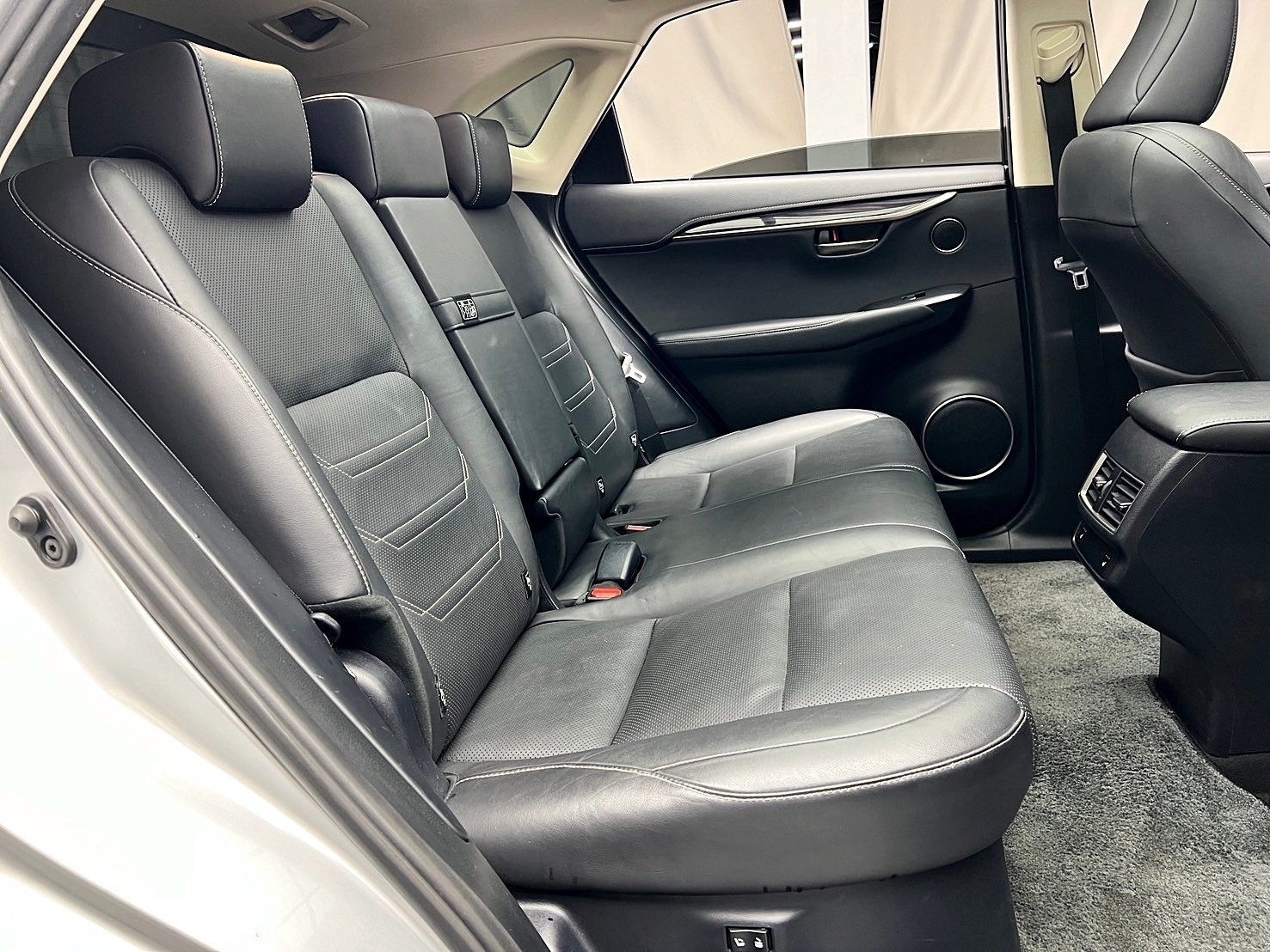可回原廠 2017/18 Lexus NX300 旗艦版『小李經理』元禾國際車業/特價中/一鍵就到  第12張相片