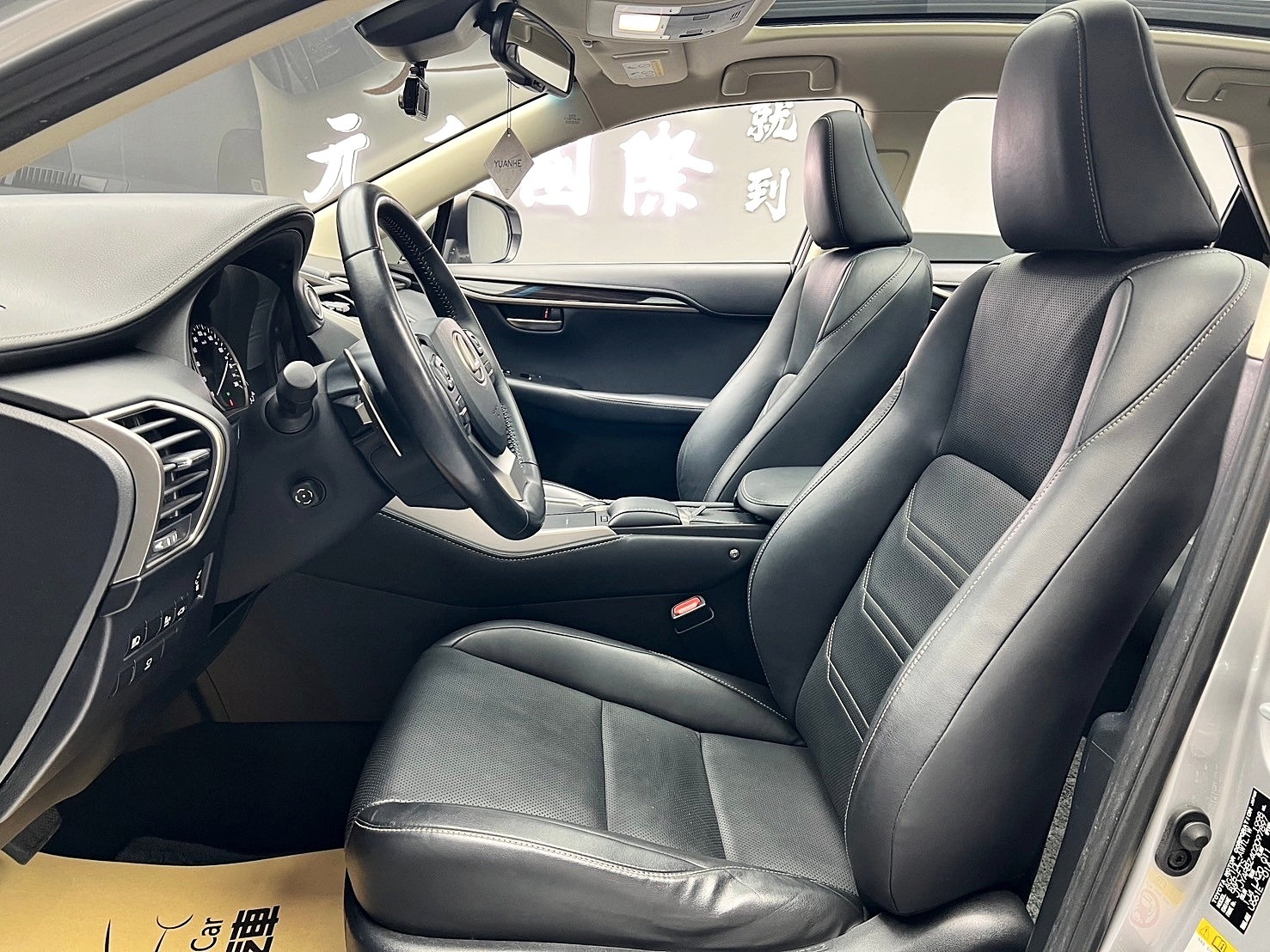 可回原廠 2017/18 Lexus NX300 旗艦版『小李經理』元禾國際車業/特價中/一鍵就到  第14張相片
