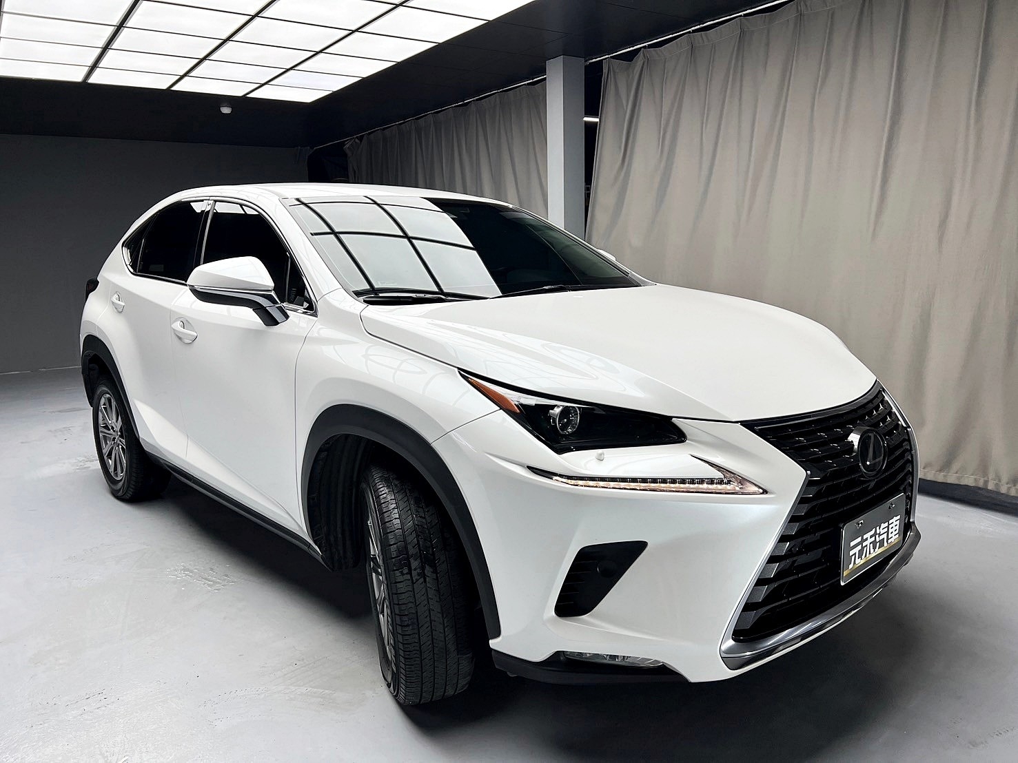 可回原廠 2018 Lexus NX200 菁英版『小李經理』元禾國際車業/特價中/一鍵就到  第17張相片