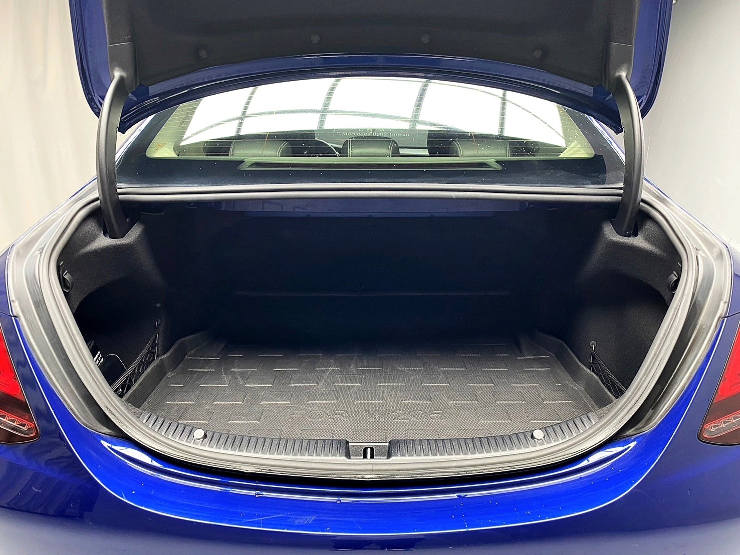 可回原廠 2018/19 Benz C180 Sedan 進化版 W205型『小李經理』元禾國際車業/特價中/一鍵就到  第14張相片