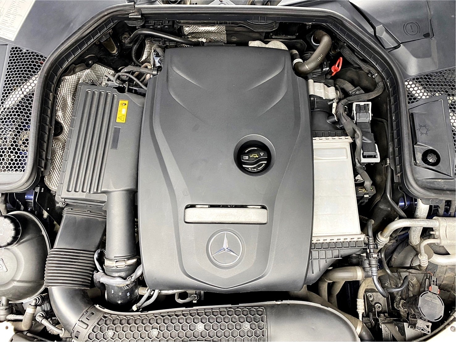 可回原廠 2018/19 Benz C180 Sedan 進化版 W205型『小李經理』元禾國際車業/特價中/一鍵就到  第15張相片