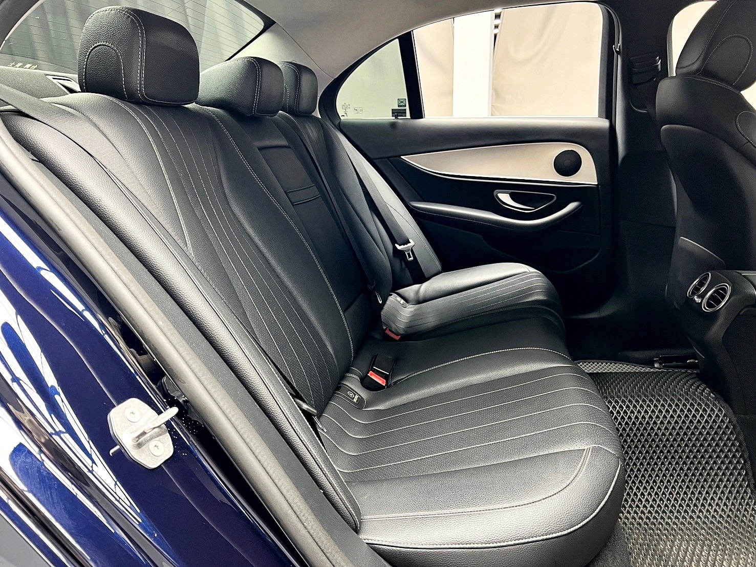 可回原廠 2016 Benz E220d Sedan Avantgarde W213型『小李經理』元禾國際車業/特價中/一鍵就到  第11張相片