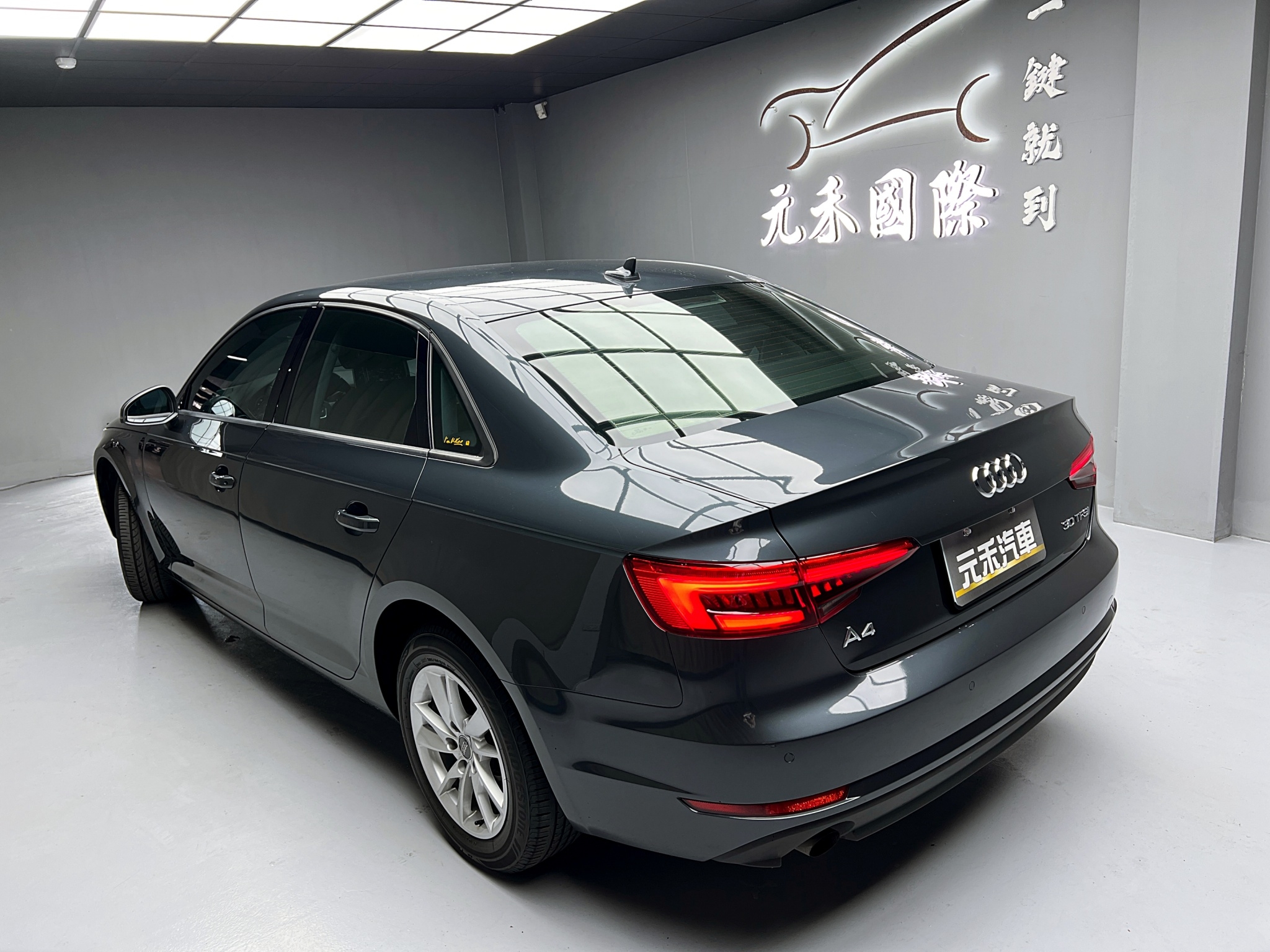 可回原廠 2016/17 Audi A4 Sedan 30TFSI B9型『小李經理』元禾國際車業/特價中/一鍵就到  第4張相片