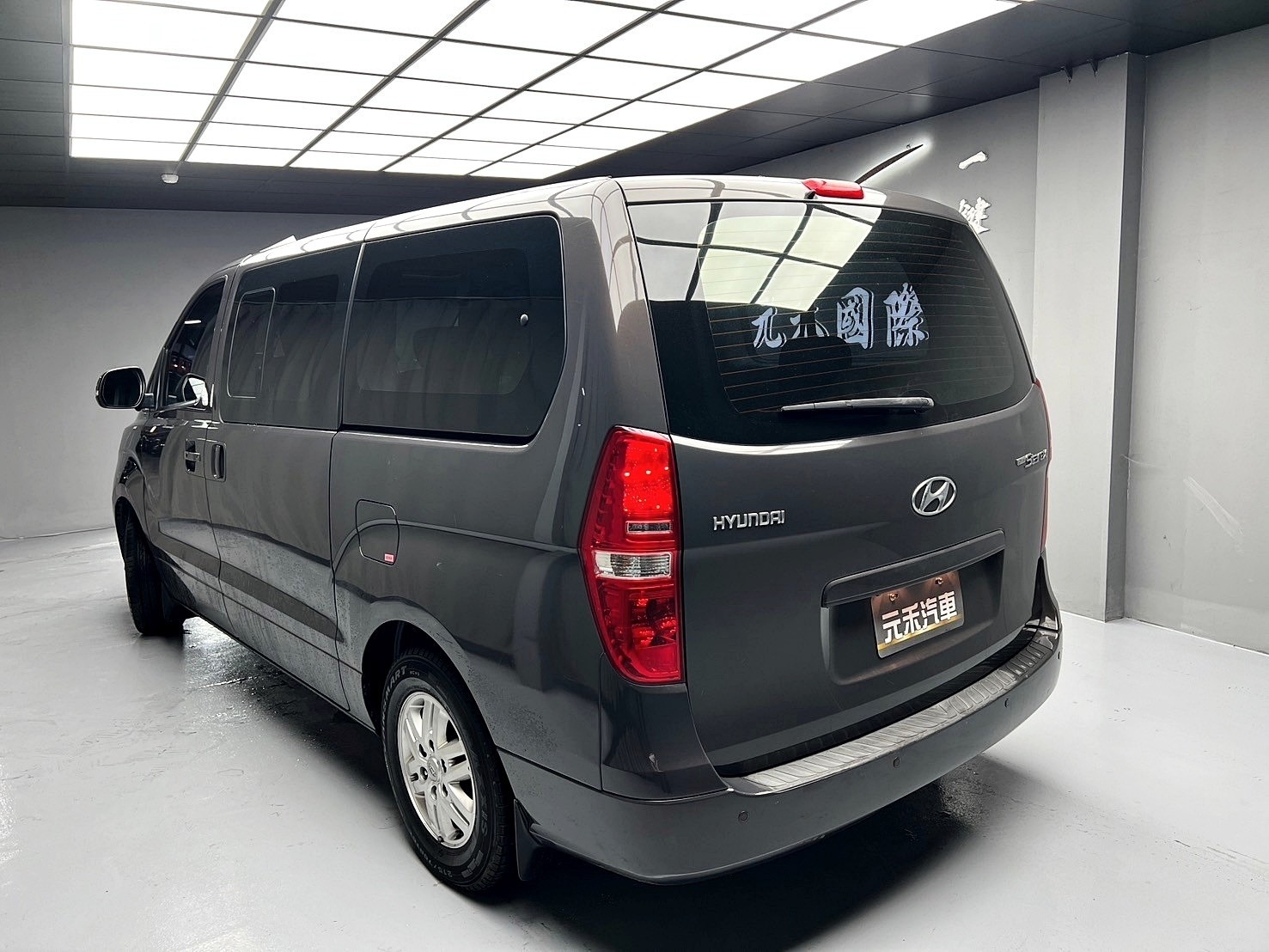 可回原廠  2019 Hyundai Grand Starex 八人座天窗旗艦型『小李經理』元禾國際車業/特價中/一鍵就到  第8張相片