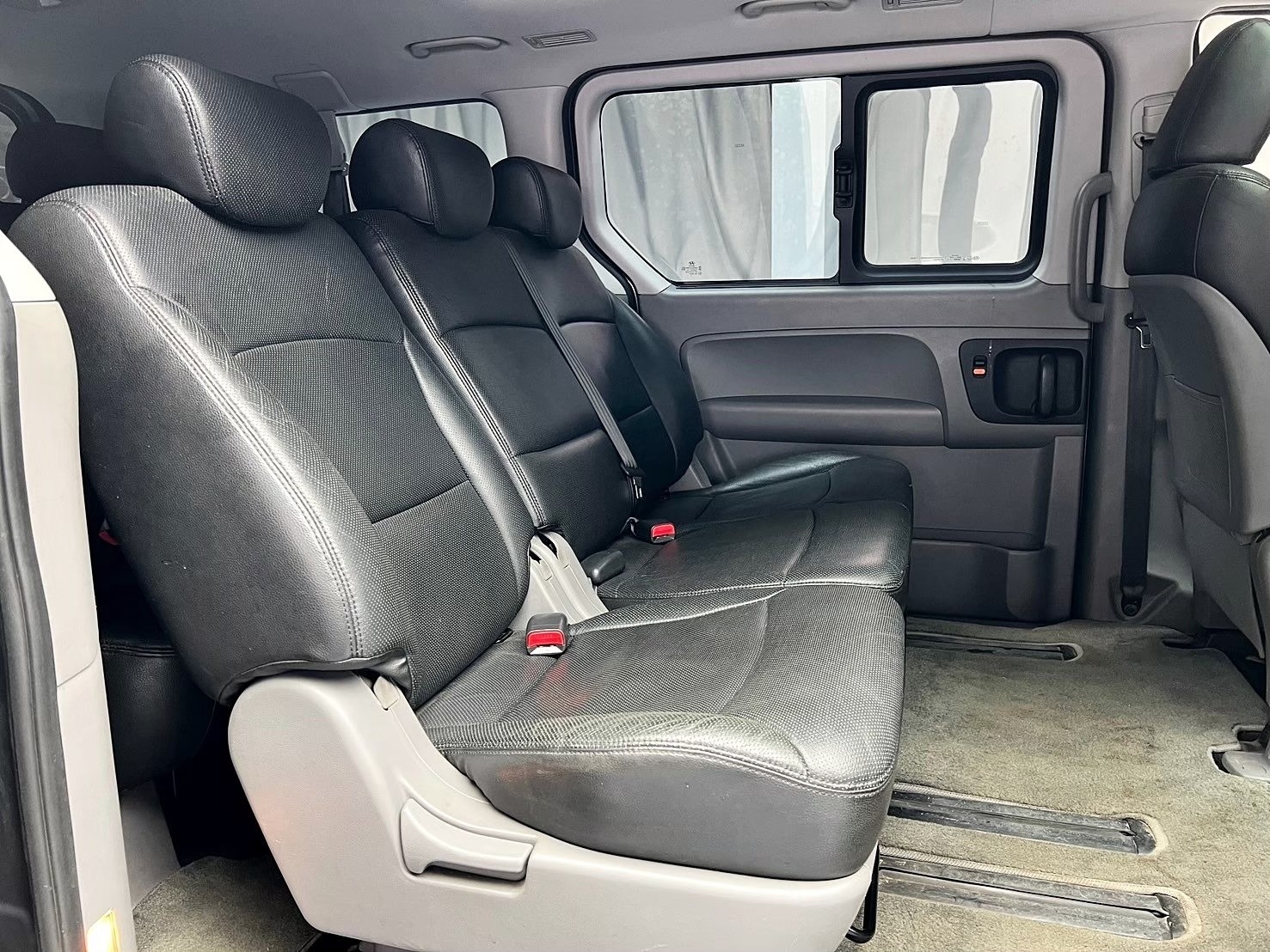 可回原廠  2019 Hyundai Grand Starex 八人座天窗旗艦型『小李經理』元禾國際車業/特價中/一鍵就到  第10張相片