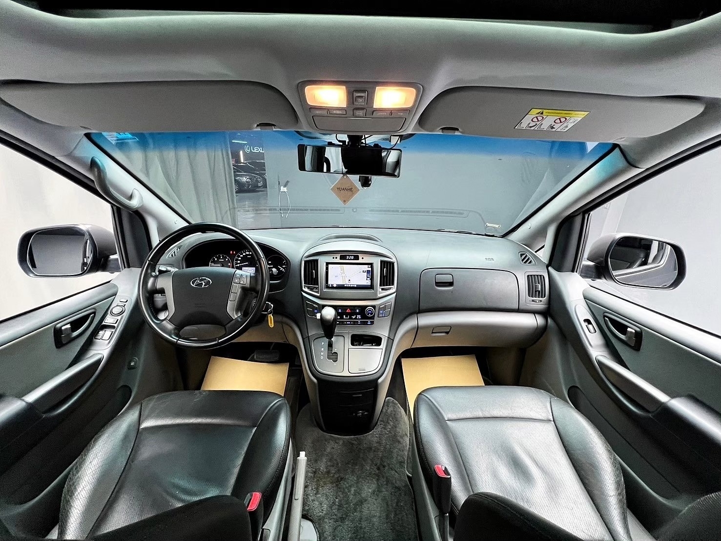 可回原廠  2019 Hyundai Grand Starex 八人座天窗旗艦型『小李經理』元禾國際車業/特價中/一鍵就到  第12張相片