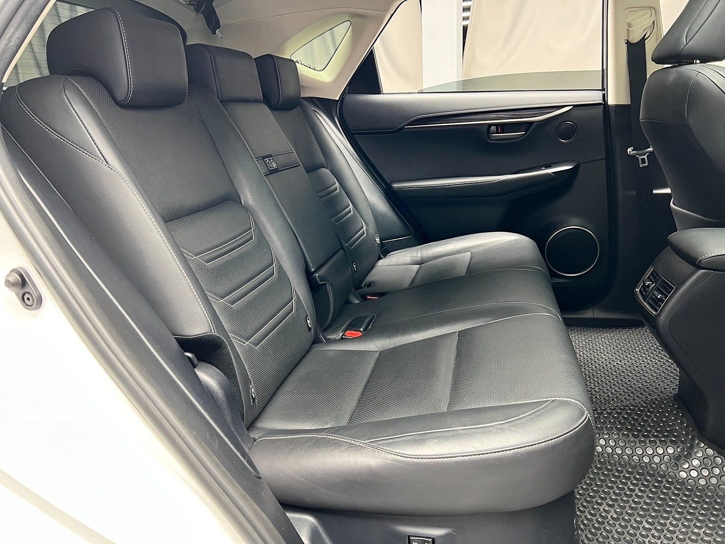 可回原廠 2017 Lexus NX300h 頂級版『小李經理』元禾國際車業/特價中/一鍵就到  第9張相片
