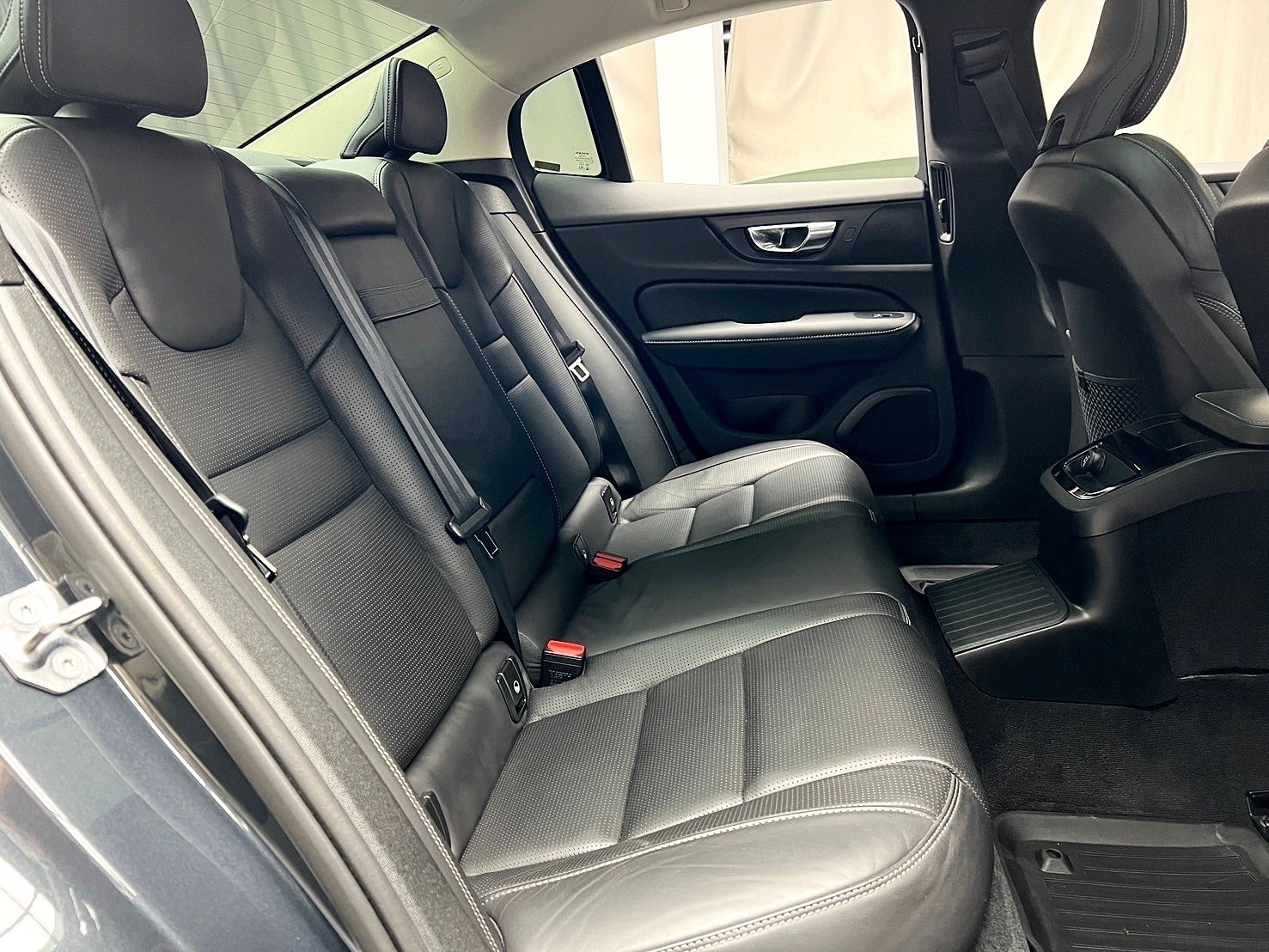 可回原廠 2020 Volvo S60 T6 Inscription PHEV『小李經理』元禾國際車業/特價中/一鍵就到  第11張相片
