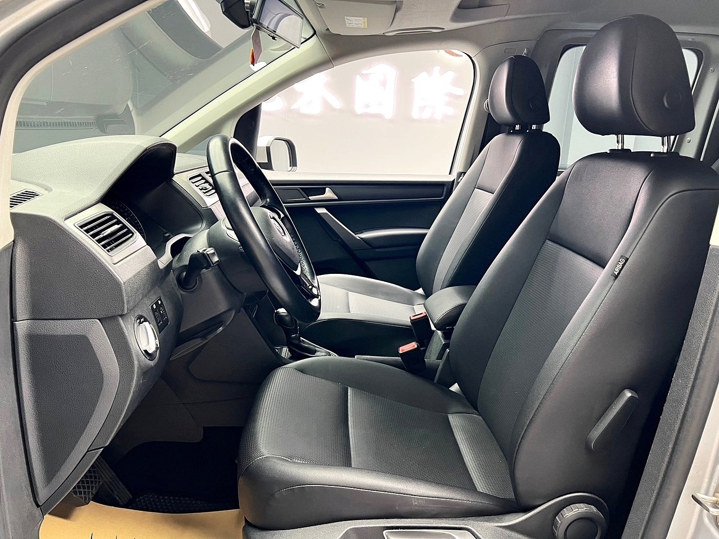 可回原廠 2016 Volkswagen Caddy Maxi TSI 七人座『小李經理』元禾國際車業/特價中/一鍵就到  第5張相片